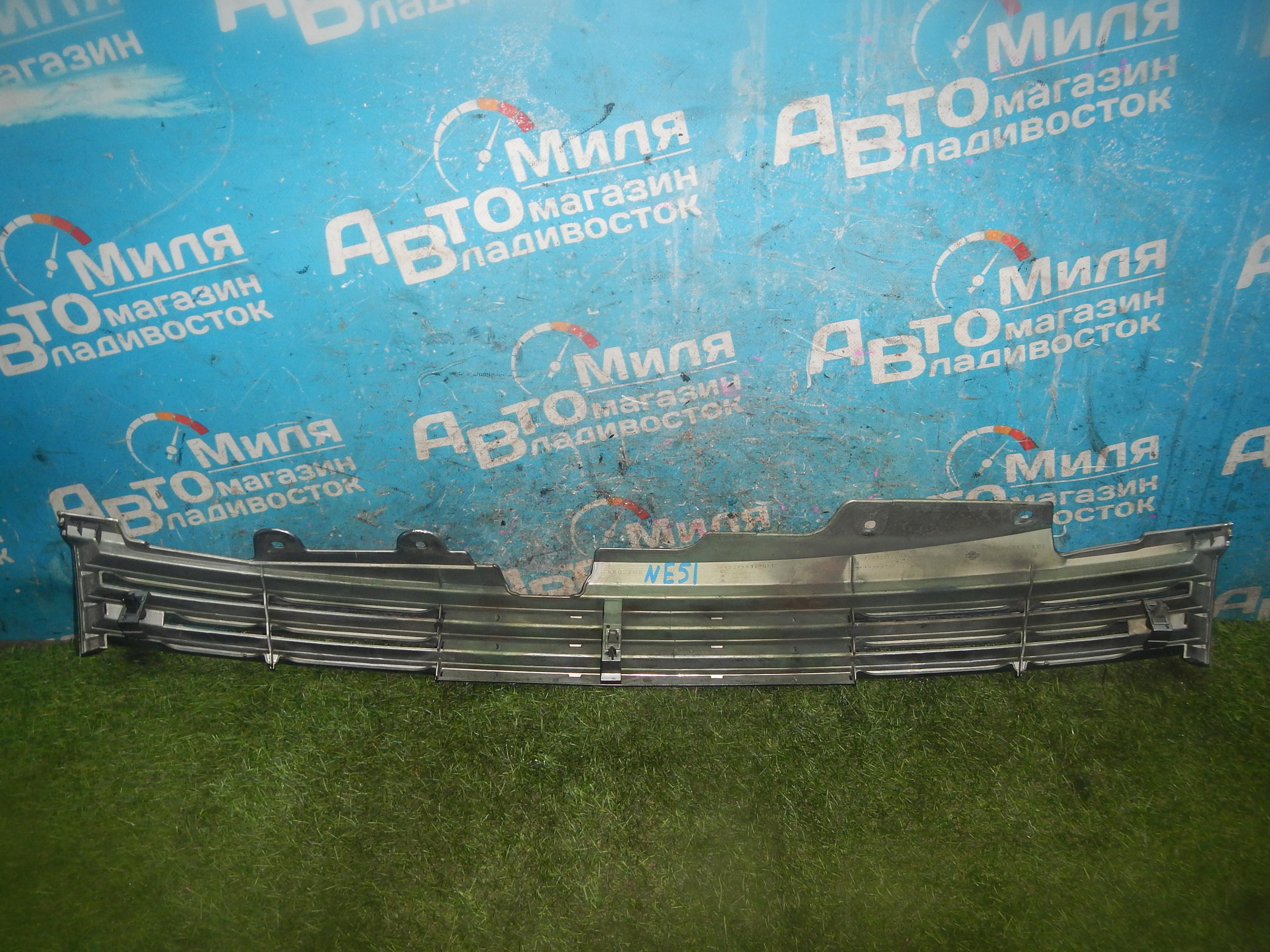 Решетка радиатора NISSAN ELGRAND E51 <> 62310WL000 3 ракурс