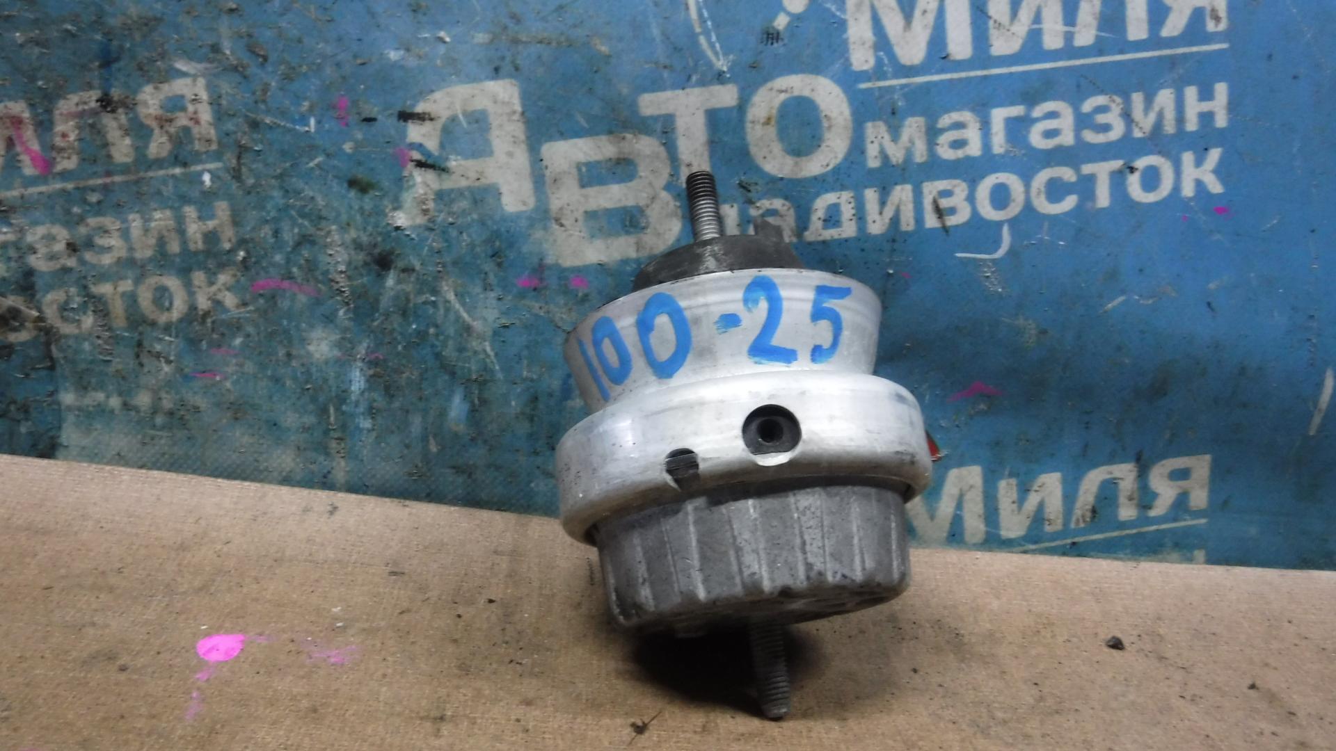 Подушка двигателя правая AUDI A6 4F2 BDX 4F0199382BH 1 ракурс