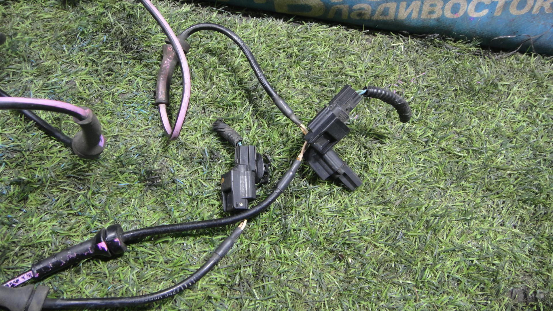 Датчик abs левый передний NISSAN ELGRAND TE52 QR25DE 2 ракурс