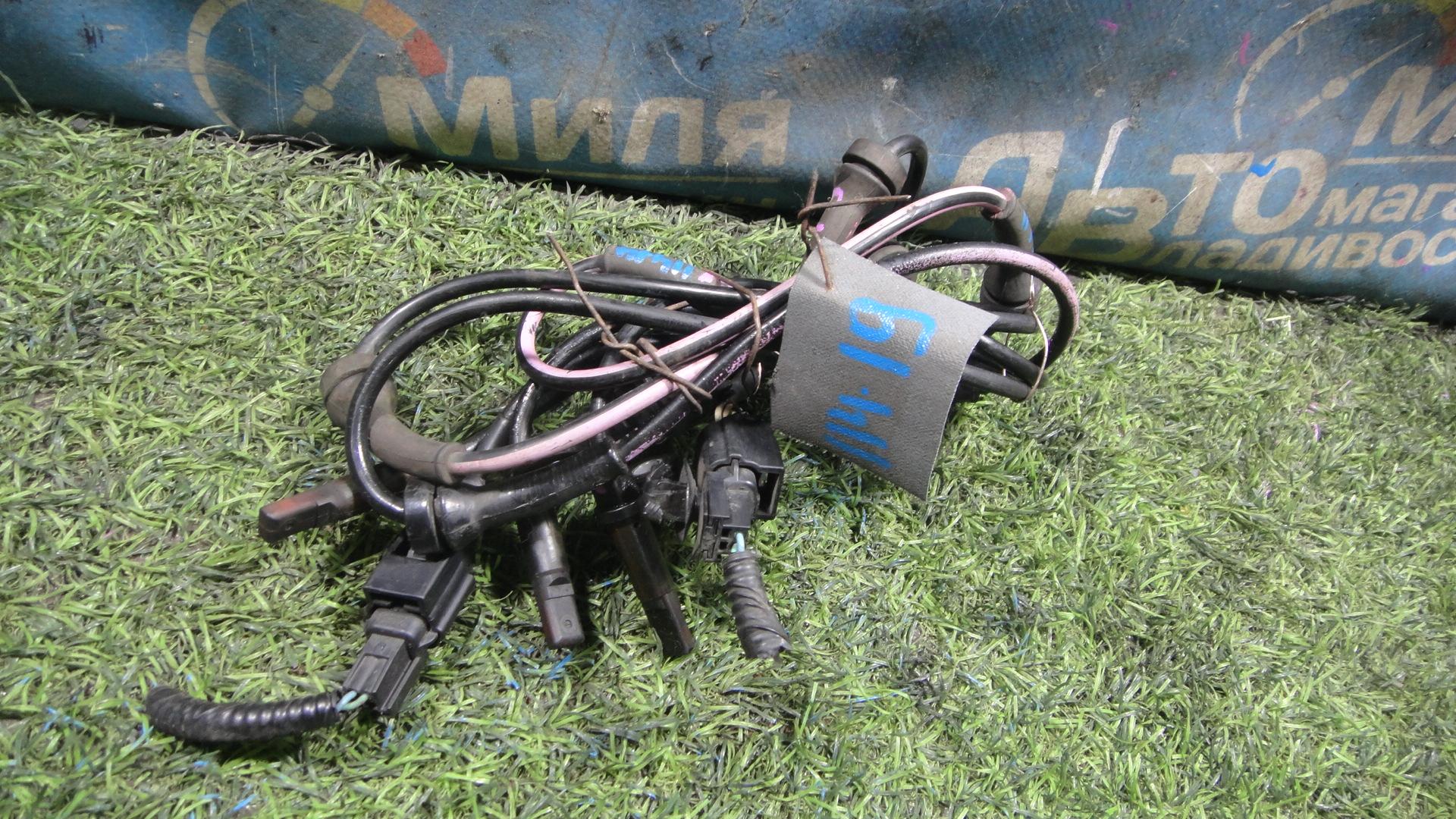 Датчик abs левый передний NISSAN ELGRAND TE52 QR25DE 4 ракурс