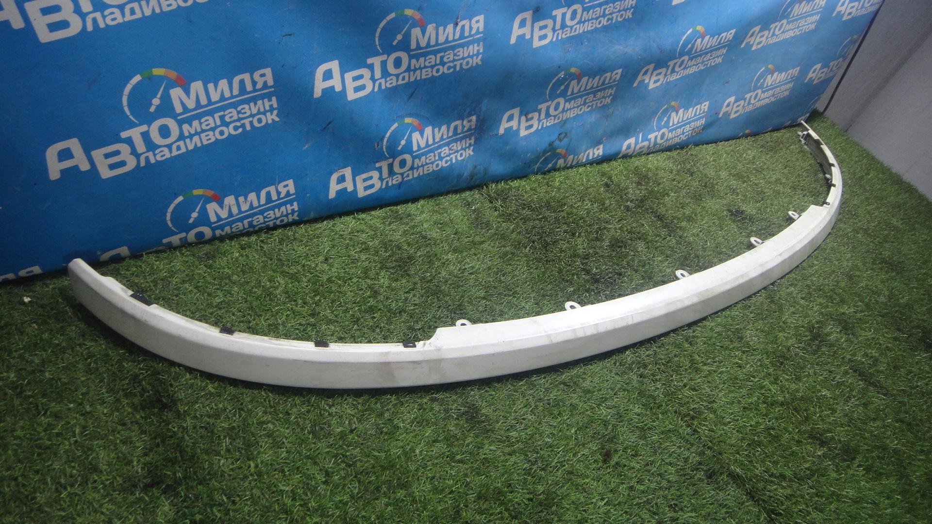 Планка под фары передняя NISSAN ELGRAND NE51 <> 2 ракурс Планка под фары передняя NISSAN ELGRAND NE51 <> 2 ракурс