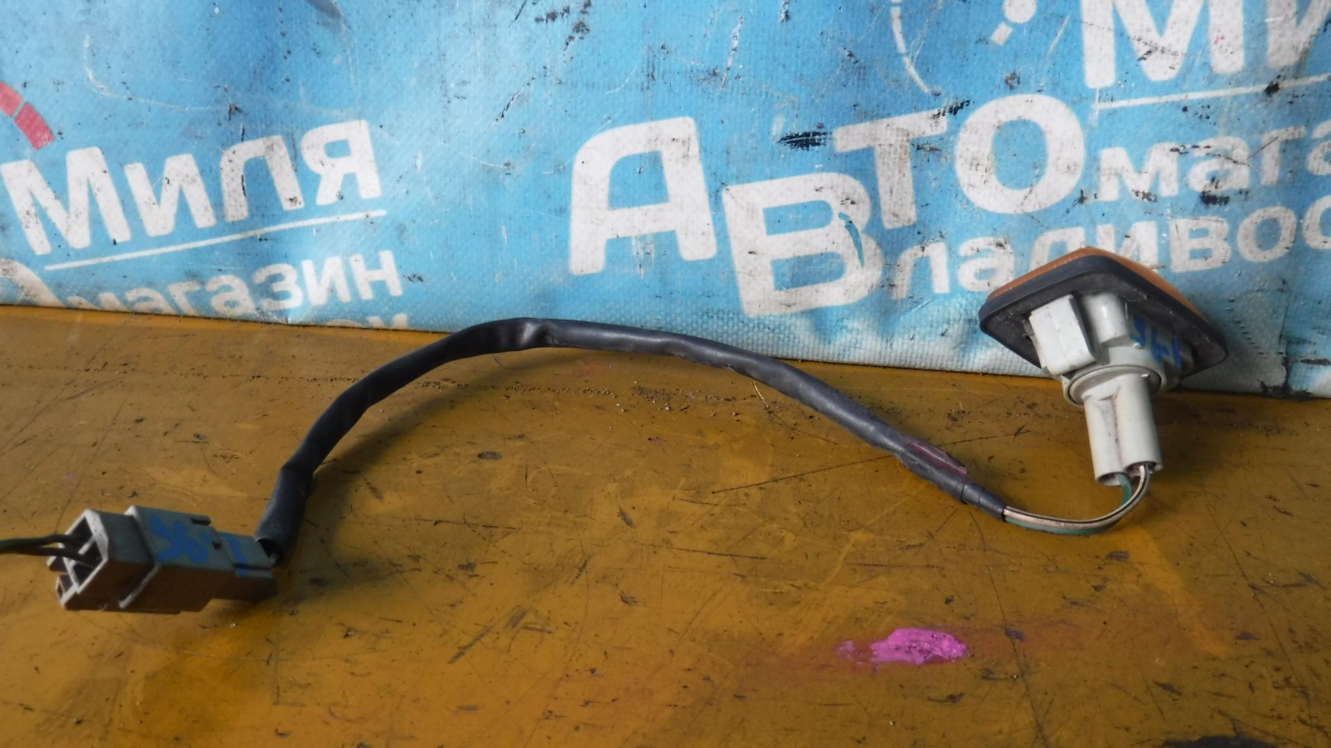 Повторитель в крыло TOYOTA LAND CRUISER HDJ81 1HD-FT 17-483 3 ракурс