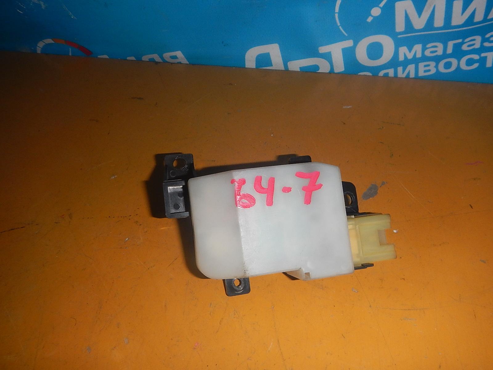 Блок управления стеклами правый передний MITSUBISHI GTO Z15A, Z16A 2 ракурс