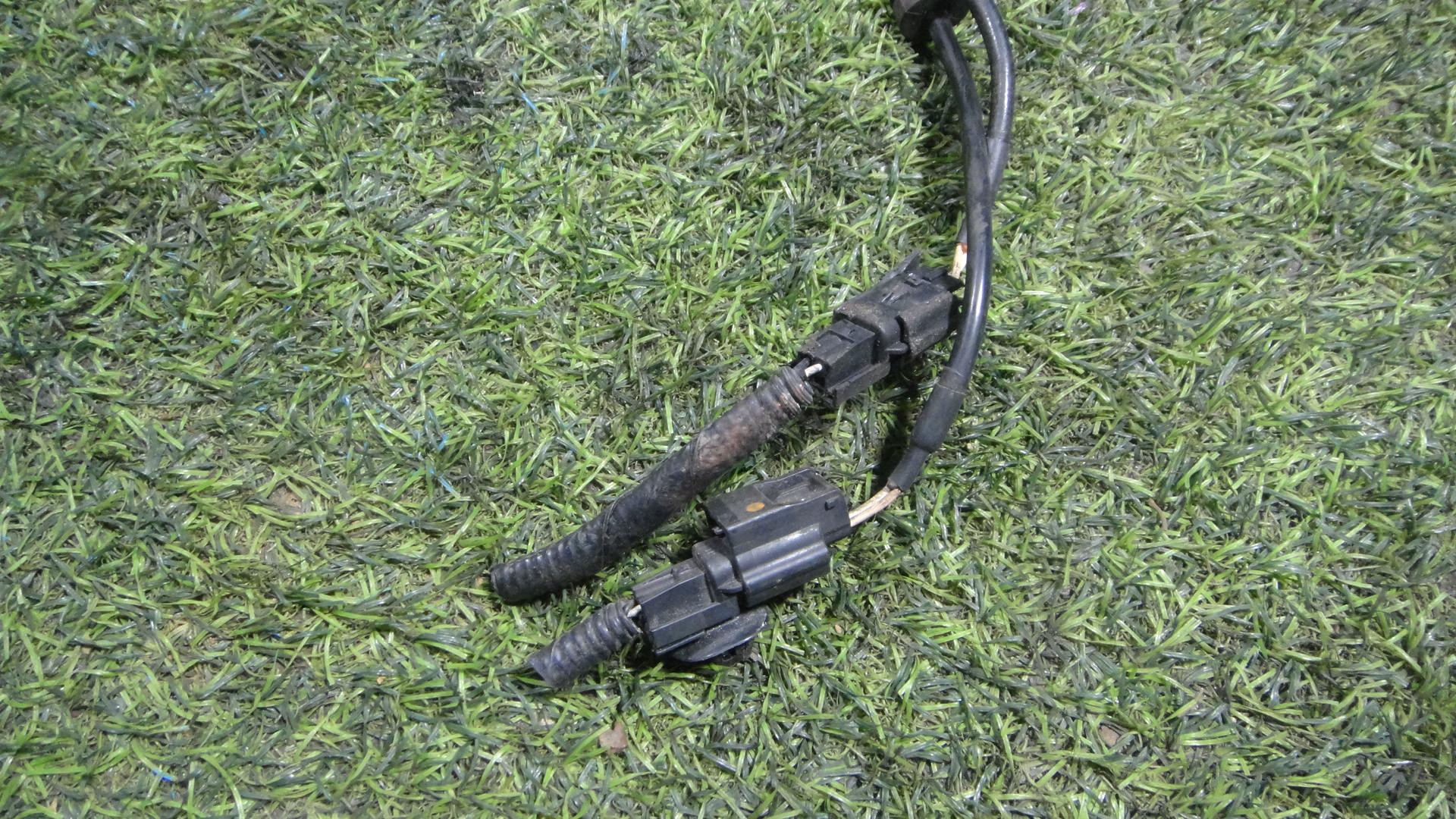 Датчик abs правый передний NISSAN ELGRAND TE52 QR25DE 2 ракурс