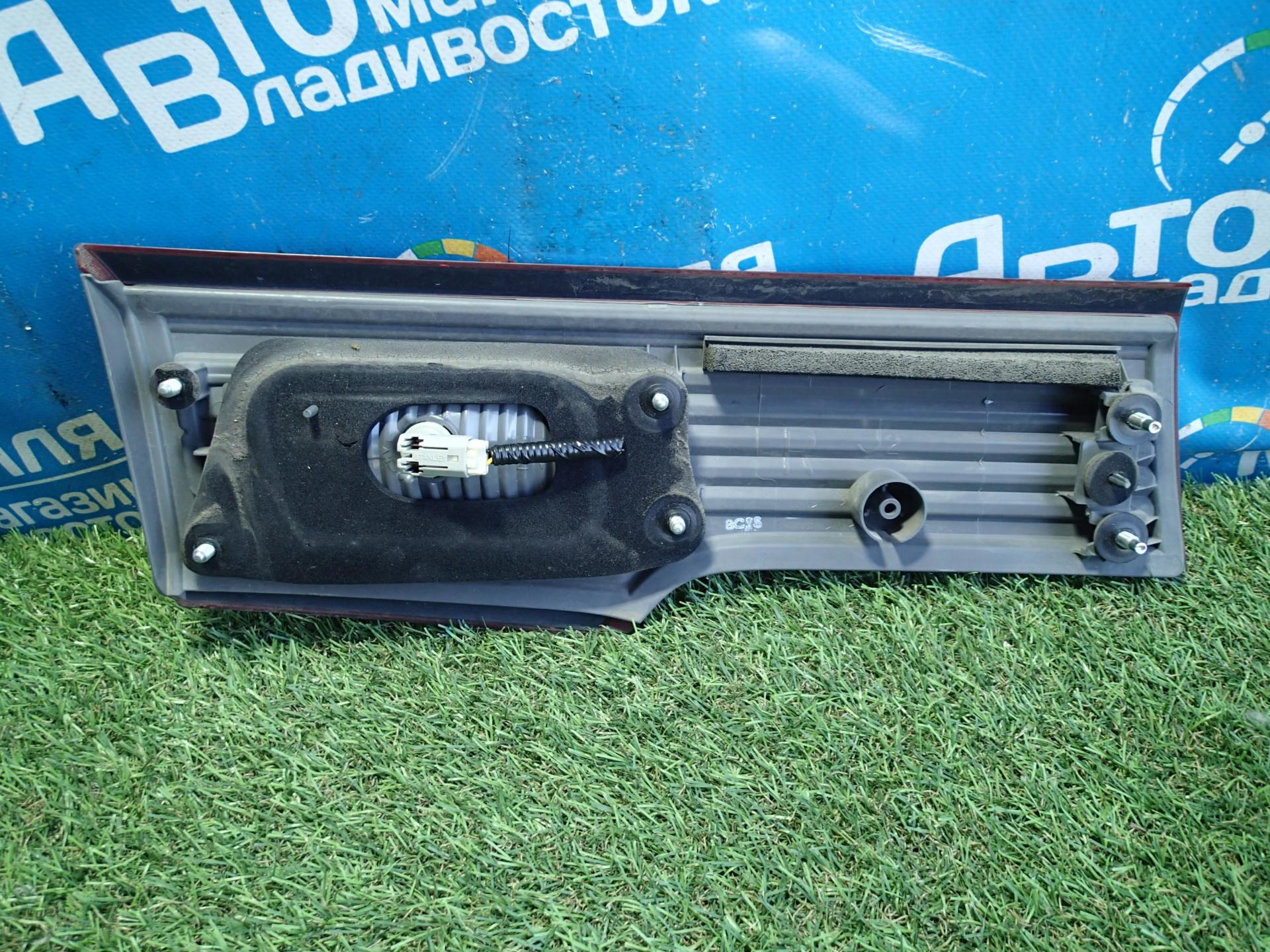 Стоп-планка правая NISSAN ELGRAND PE52 VQ35DE 8959 2 ракурс