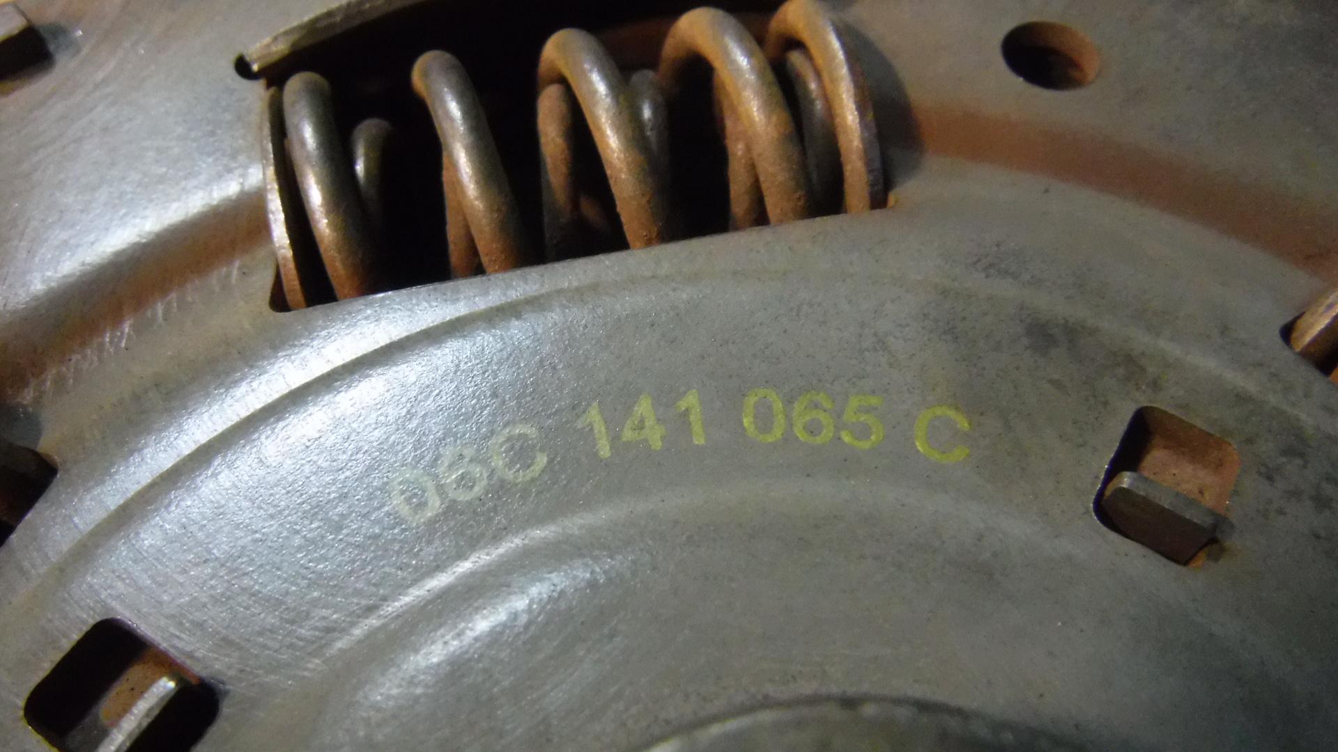 Диск сцепления AUDI A6 4F2 BDW 06C141065C 3 ракурс