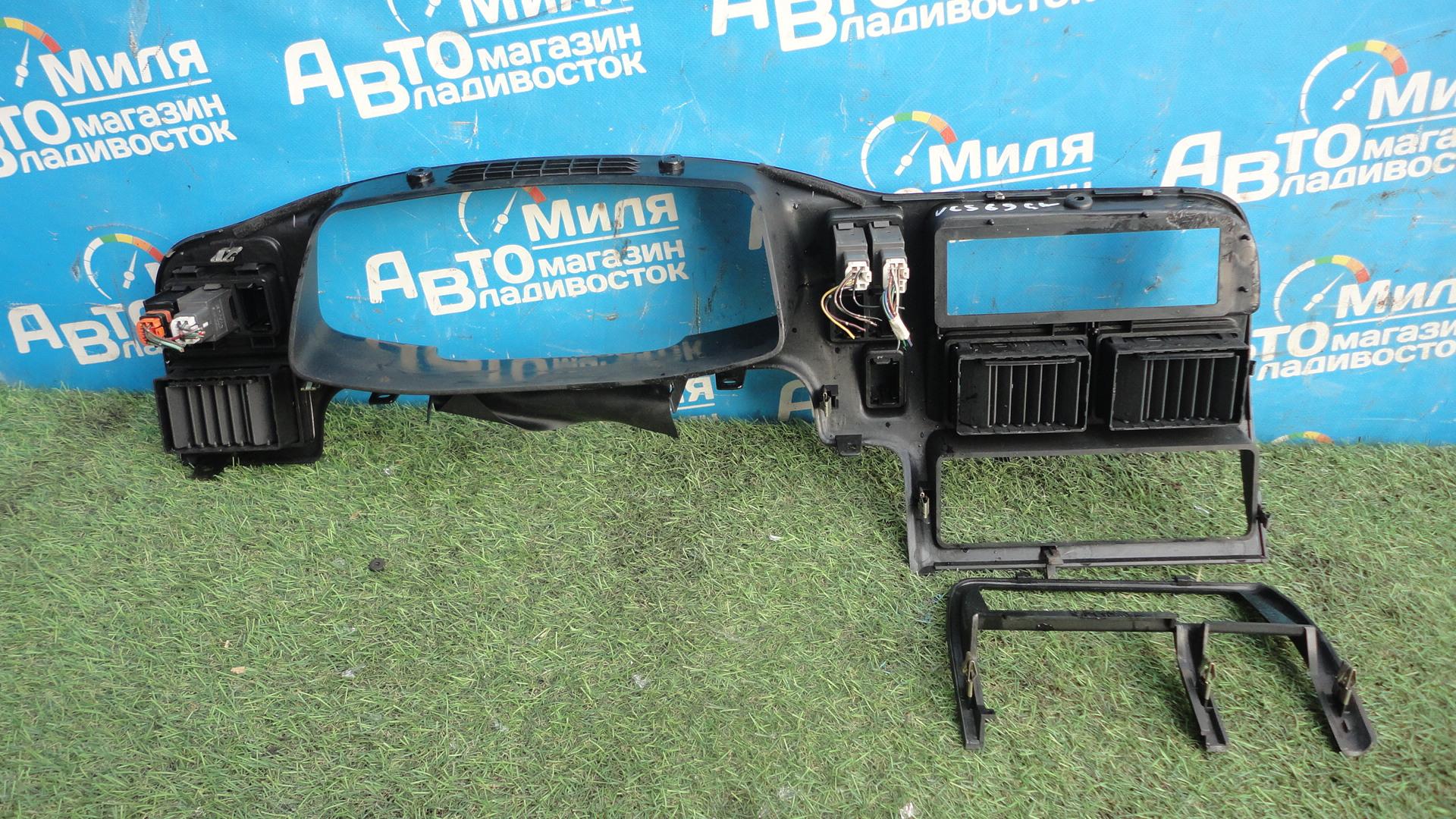 Консоль ISUZU MU UCS69GW <> 2 ракурс