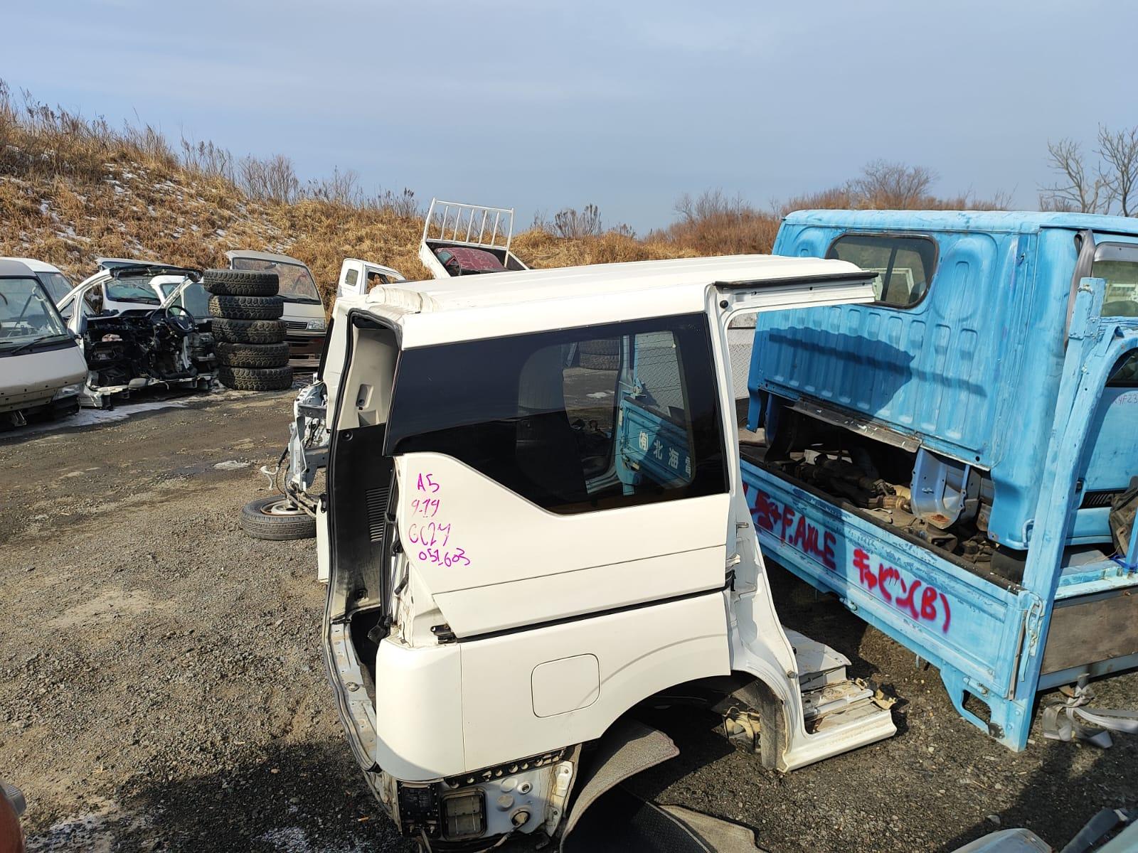 Крыло правое заднее NISSAN SERENA GC27, GFC27, GFNC27, GNC27, HC27, HFC27, C27 1 ракурс