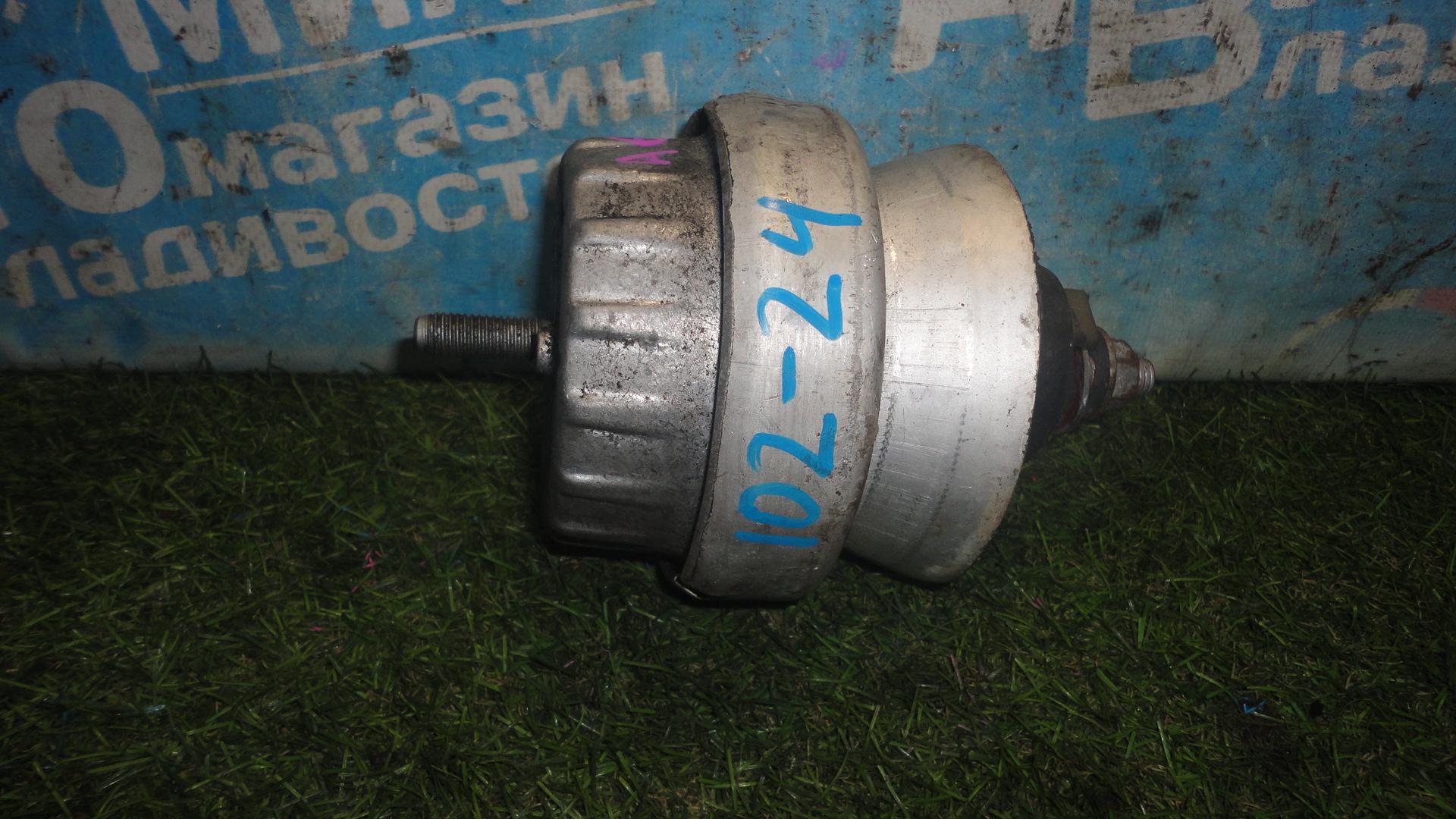 Подушка двигателя правая передняя AUDI A6 4F2 BDW 8E0199382 2 ракурс