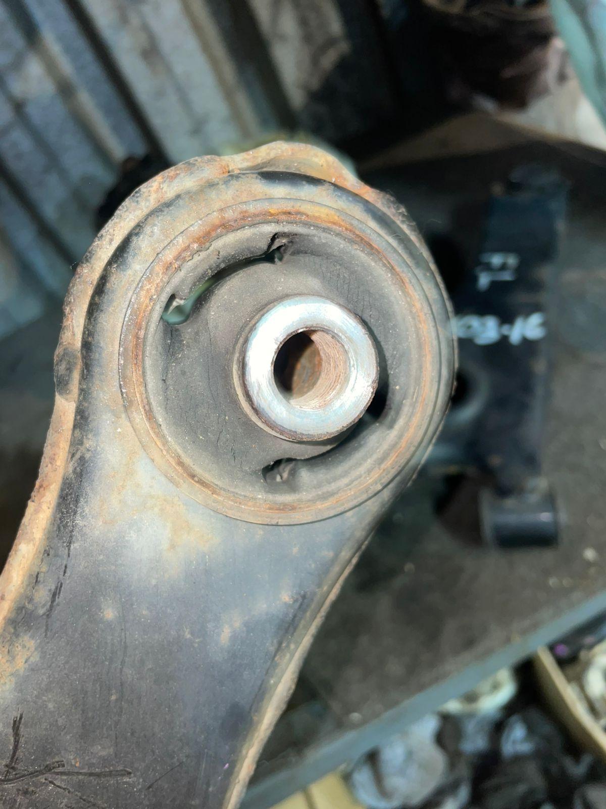 Рычаг левый передний нижний MITSUBISHI GRANDIS NA4W <> 2 ракурс