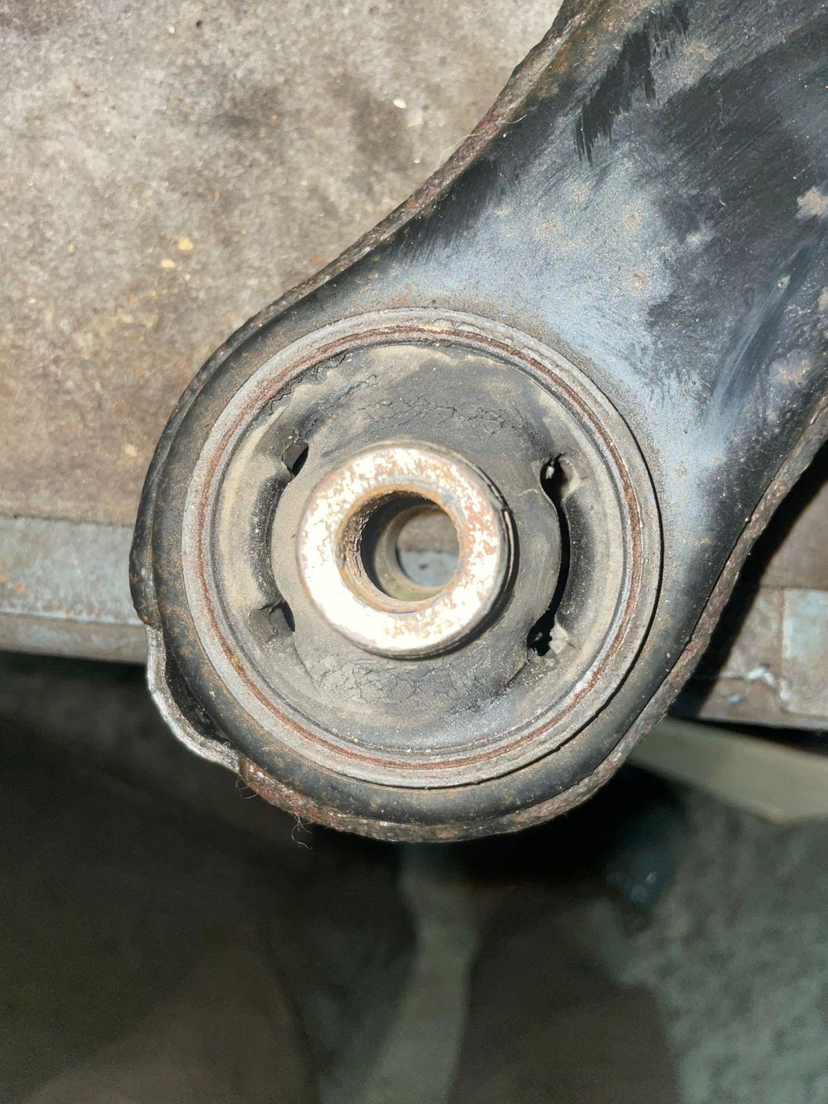 Рычаг левый передний нижний MITSUBISHI GRANDIS NA4W <> 3 ракурс