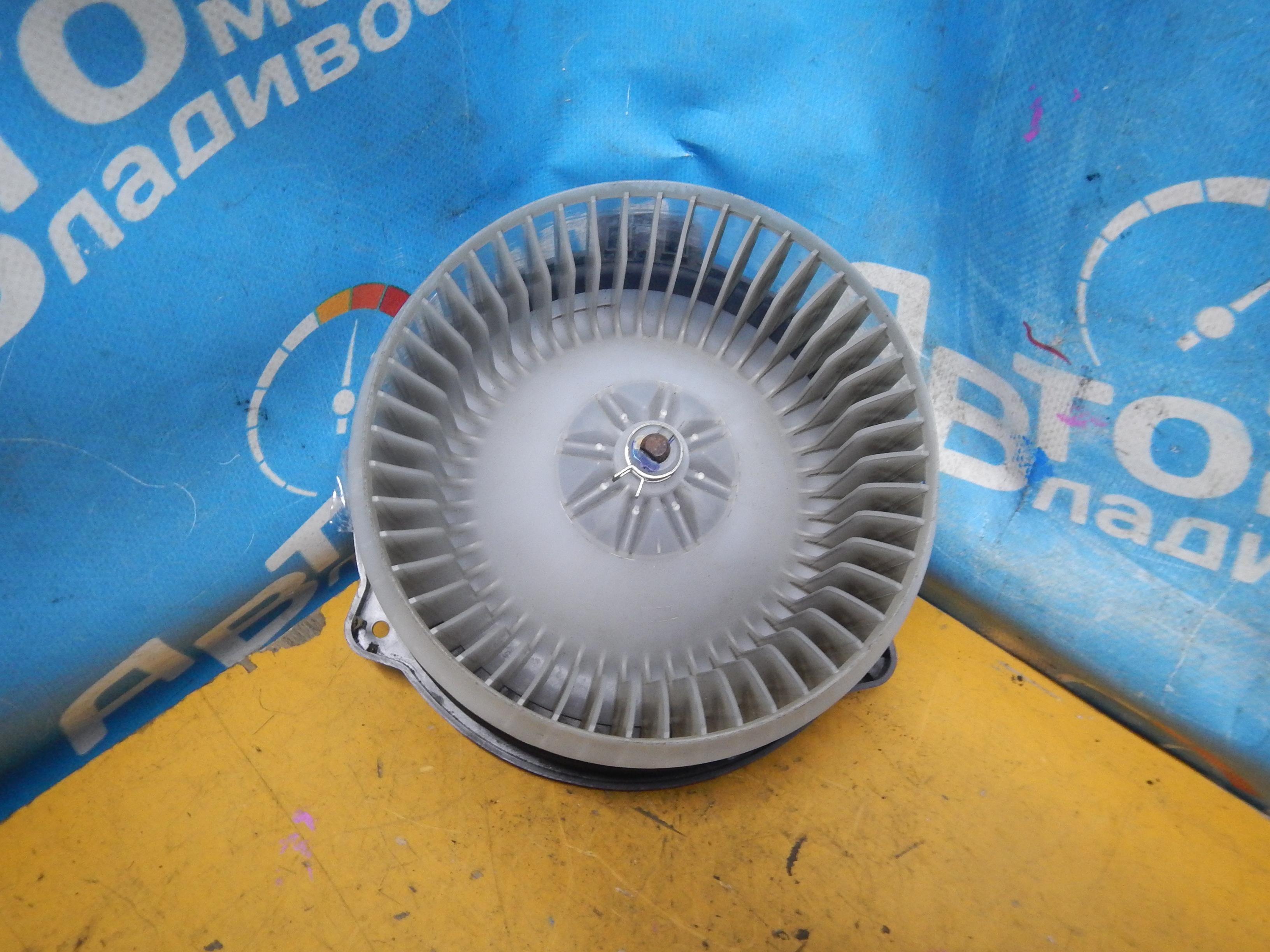 Мотор печки MITSUBISHI GRANDIS NA4W <> 194000-1470 2 ракурс