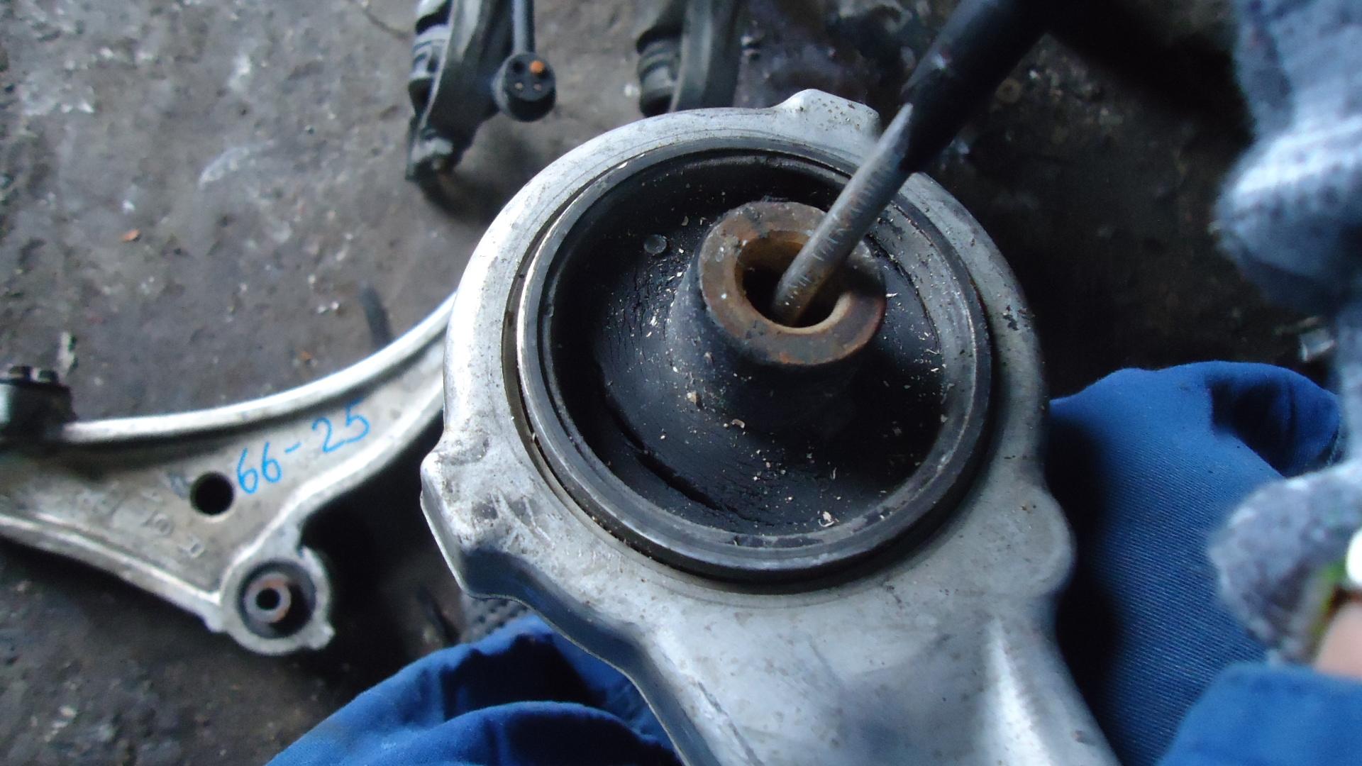 Рычаг левый передний NISSAN ELGRAND TE52 <> 3 ракурс