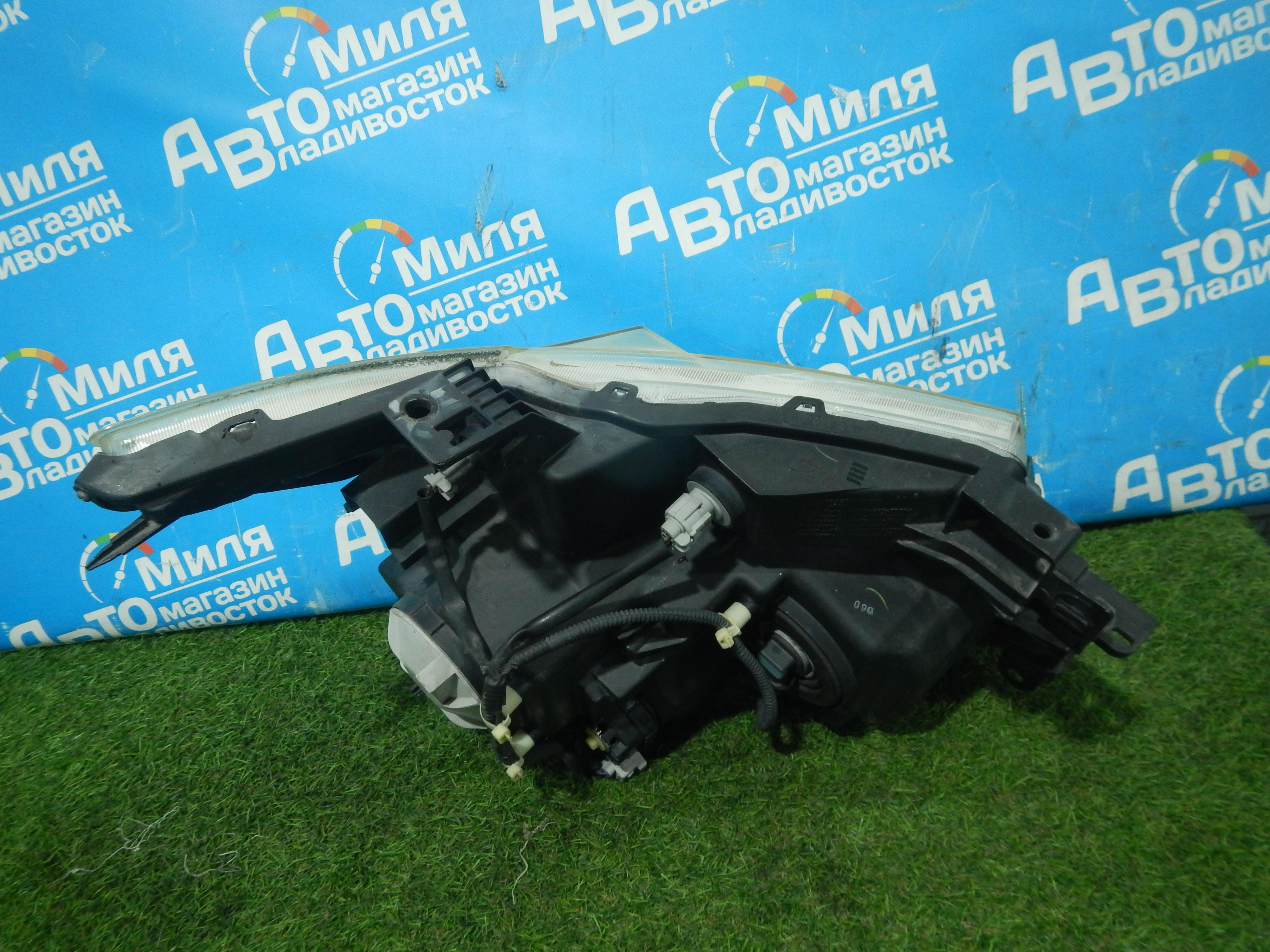 Фара левая NISSAN ELGRAND TE52, PE52, PNE52, TNE52 100-23008, XENON 3 ракурс