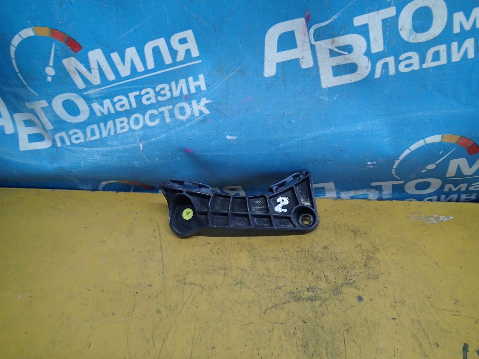 Крепление бампера правое переднее NISSAN ELGRAND TE52, PE52, PNE52, TNE52 62226-1JB0A 1 ракурс