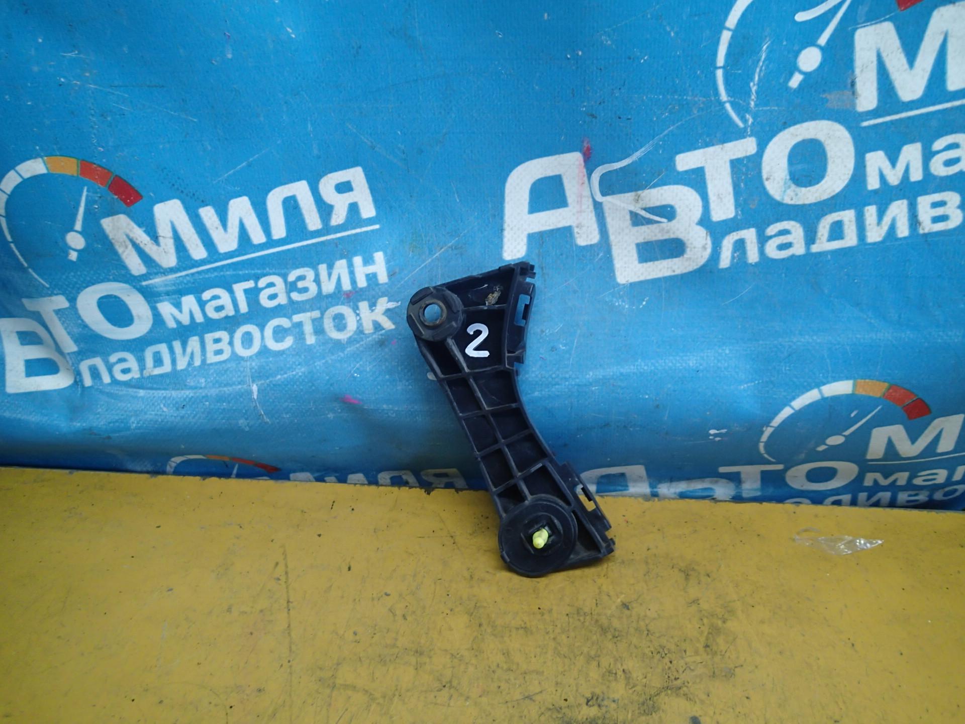 Крепление бампера правое переднее NISSAN ELGRAND TE52, PE52, PNE52, TNE52 62226-1JB0A 2 ракурс