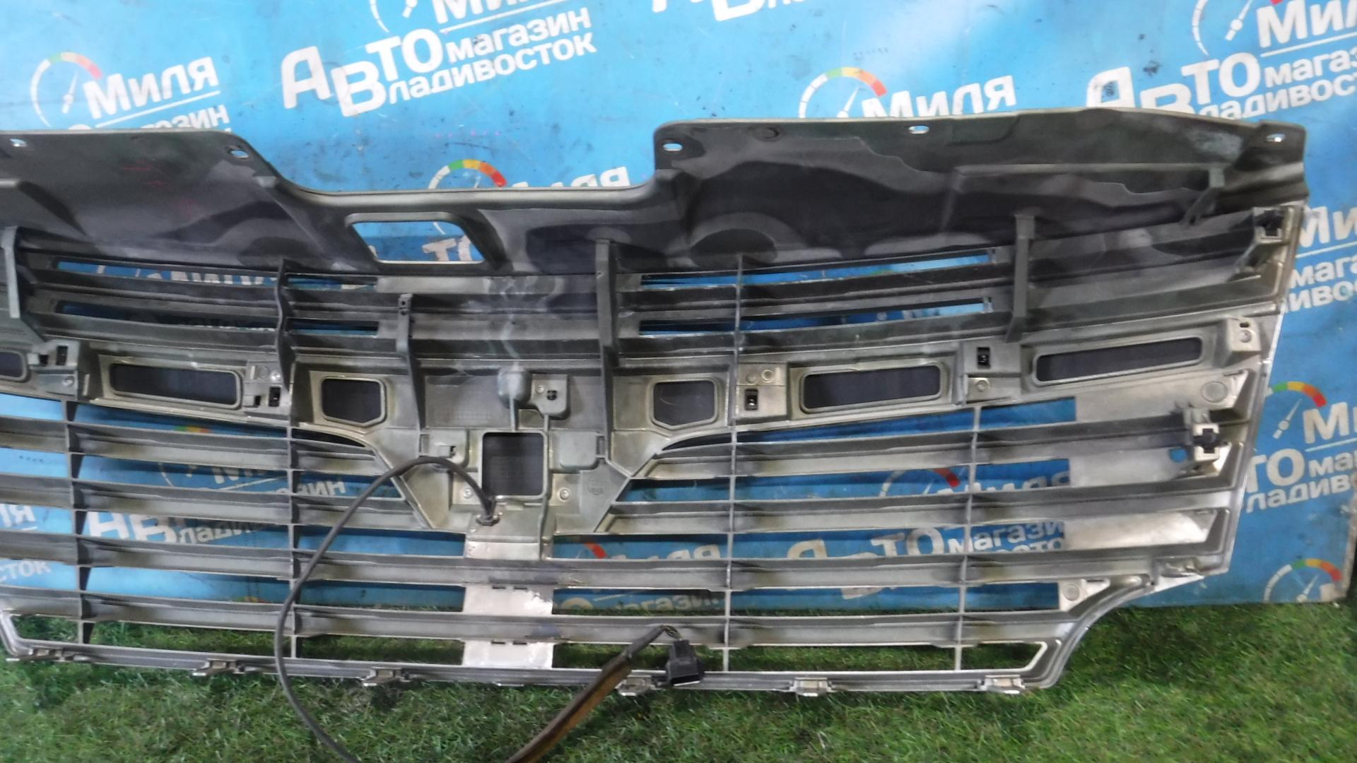Решетка радиатора NISSAN ELGRAND TE52, PE52, PNE52, TNE52 623121JB0A 4 ракурс