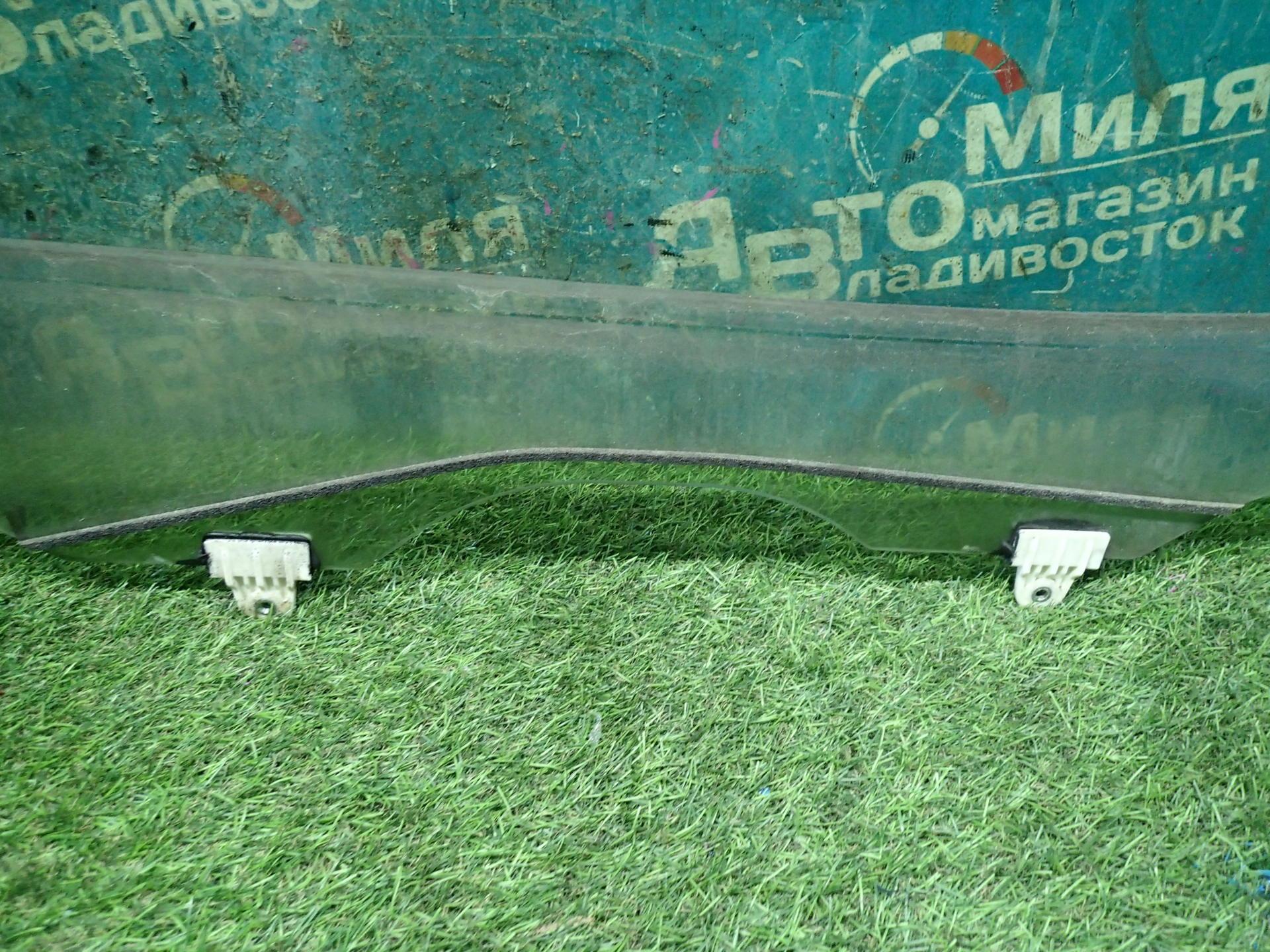 Стекло правое переднее NISSAN ELGRAND TE52, PE52, PNE52, TNE52 2 ракурс