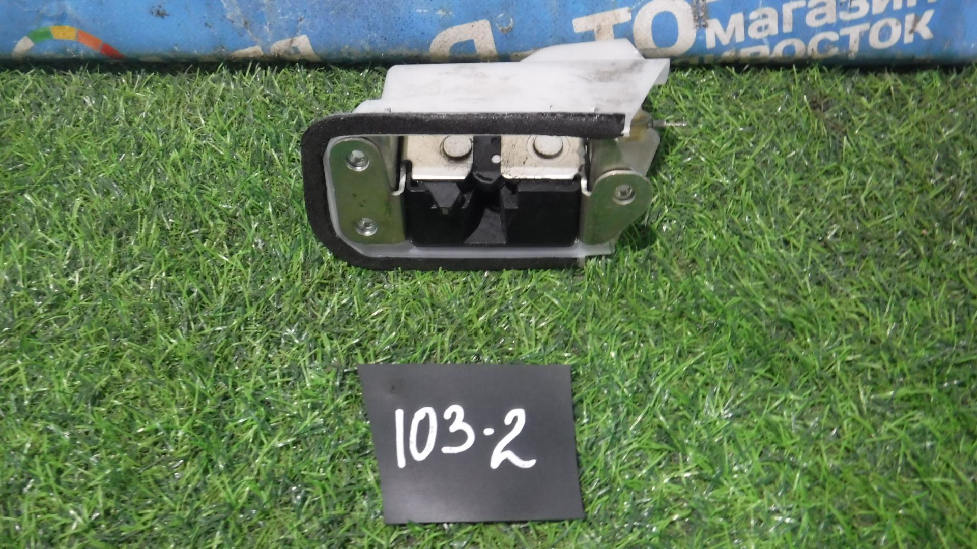 Замок двери левый задний NISSAN ELGRAND TE52, PE52, PNE52, TNE52 1 ракурс