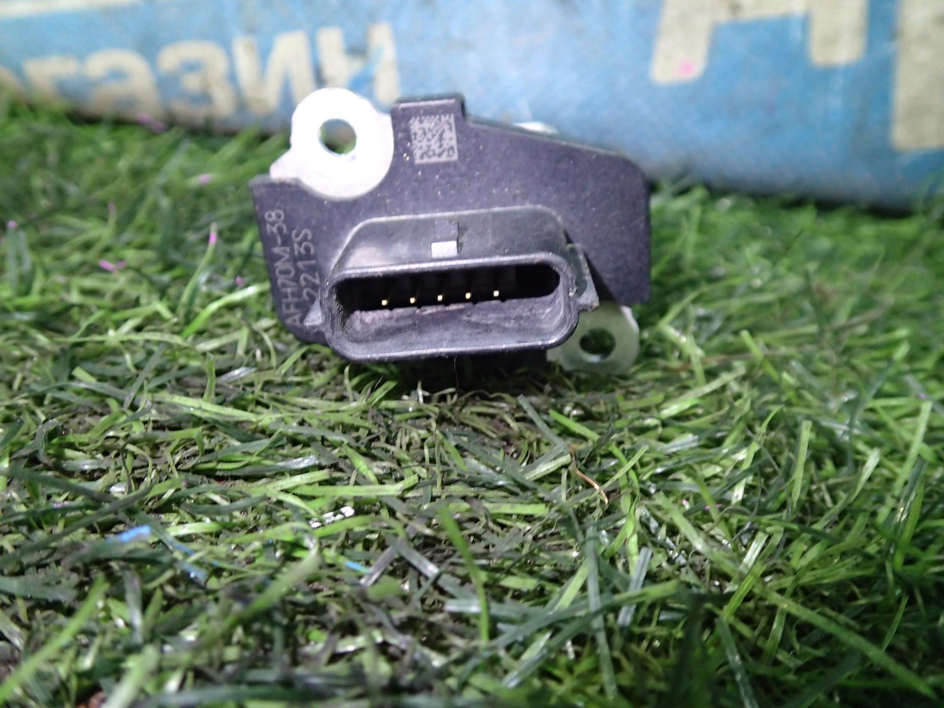 Датчик расхода воздуха NISSAN ELGRAND PE52 VQ35DE AFH70M-38. 22680 7S000 2 ракурс Датчик расхода воздуха NISSAN ELGRAND PE52 VQ35DE AFH70M-38. 22680 7S000 2 ракурс