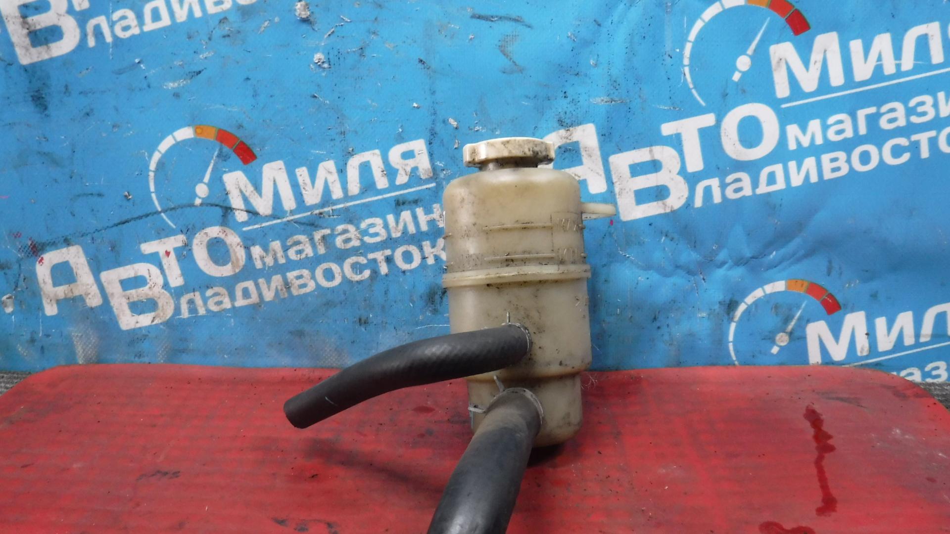 Бачок гидроусилителя MITSUBISHI GRANDIS NA4W 4G69 2 ракурс Бачок гидроусилителя MITSUBISHI GRANDIS NA4W 4G69 2 ракурс