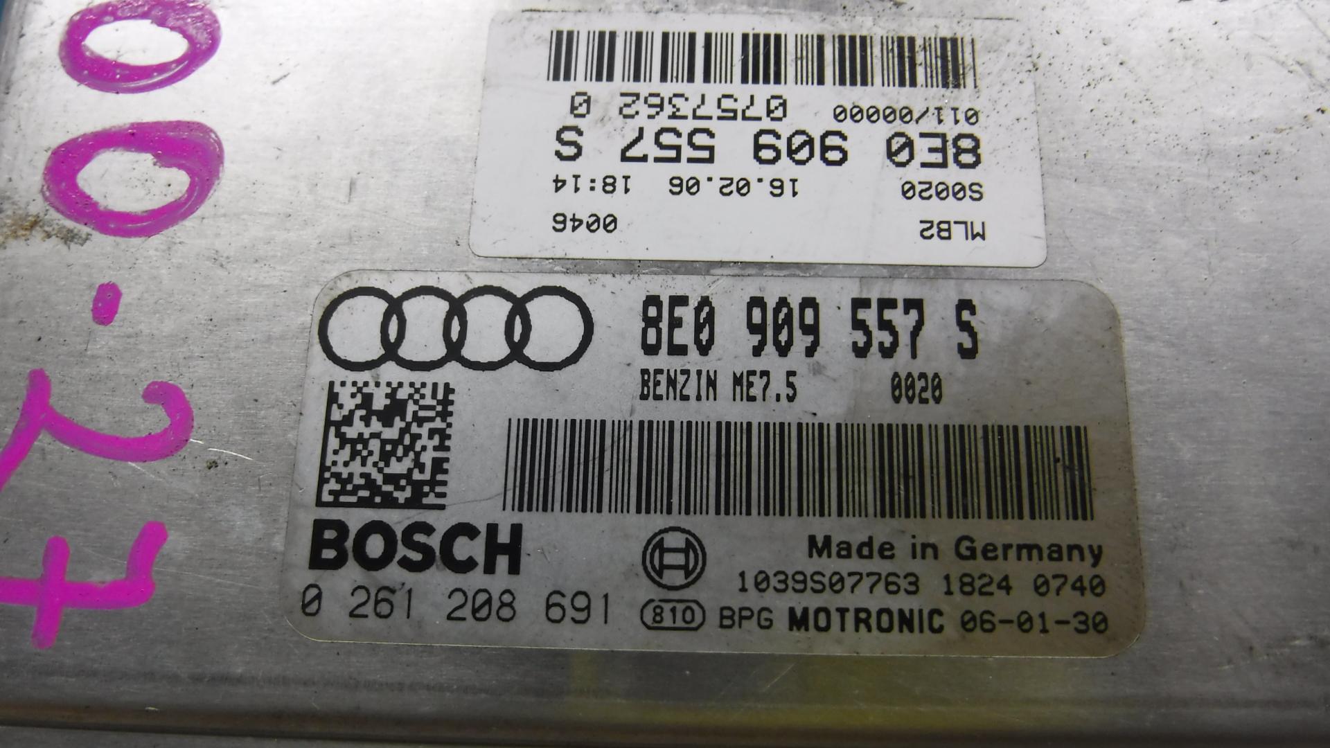 Блок efi AUDI A4 8E ALT 8E0909557S. 0261208691 3 ракурс