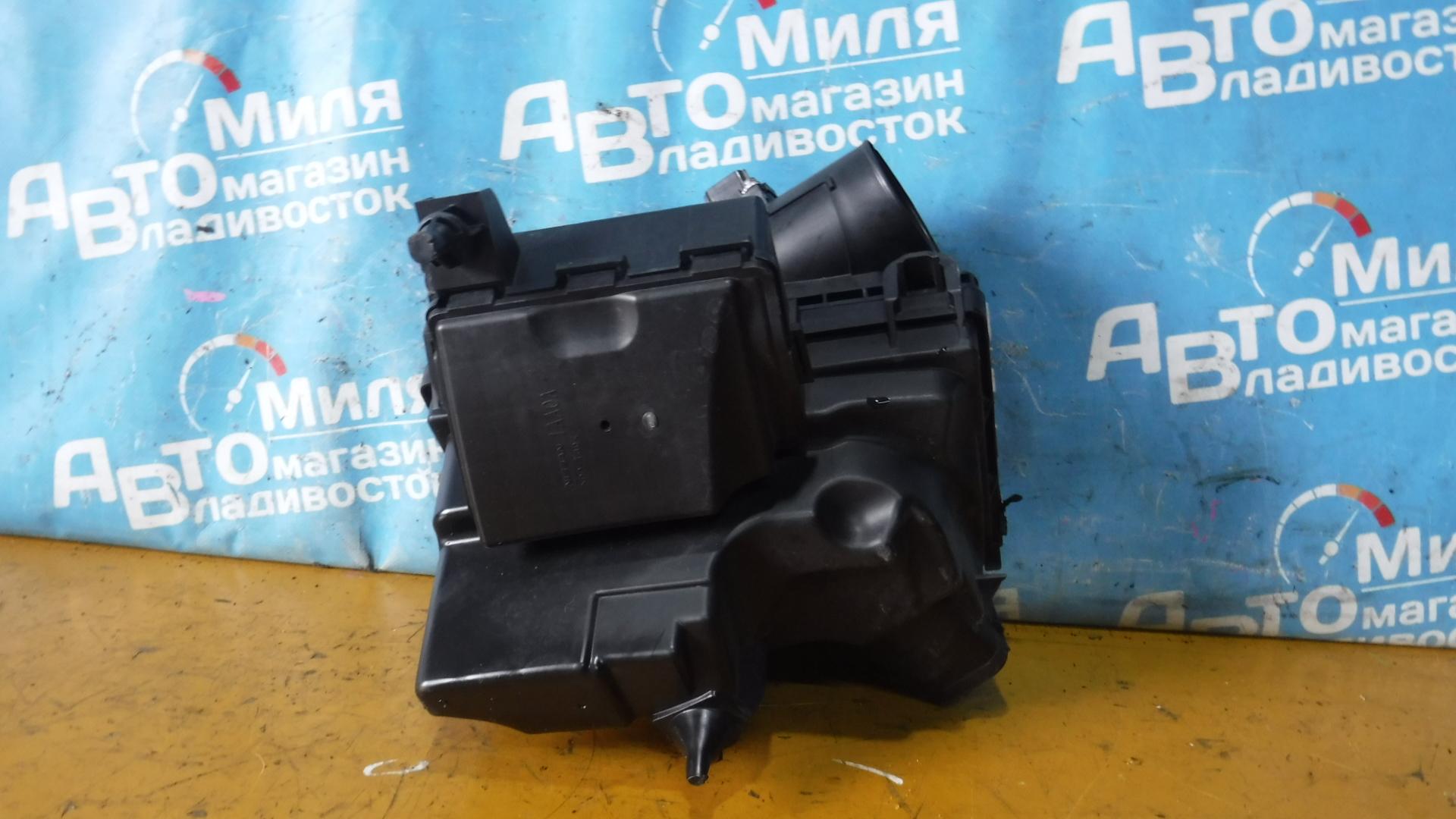 Корпус воздушного фильтра NISSAN ELGRAND TE52, PE52, PNE52, TNE52 VQ35DE 2 ракурс