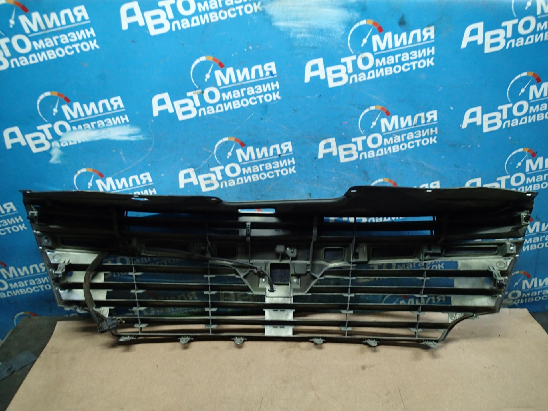 Решетка радиатора NISSAN ELGRAND TE52, PE52, PNE52, TNE52 5 ракурс