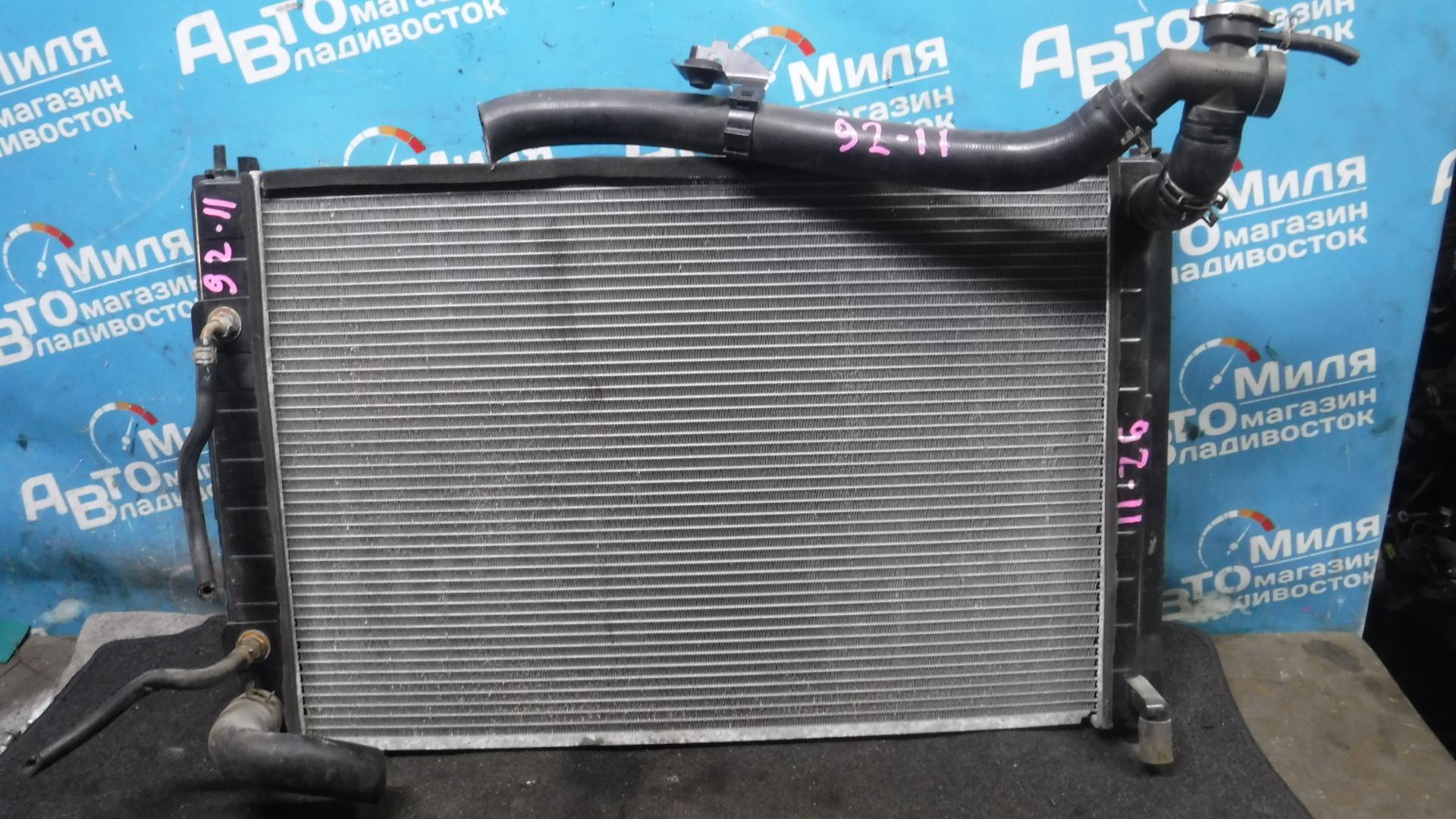 Радиатор основной NISSAN ELGRAND PE52 VQ35DE A/T 3 ракурс