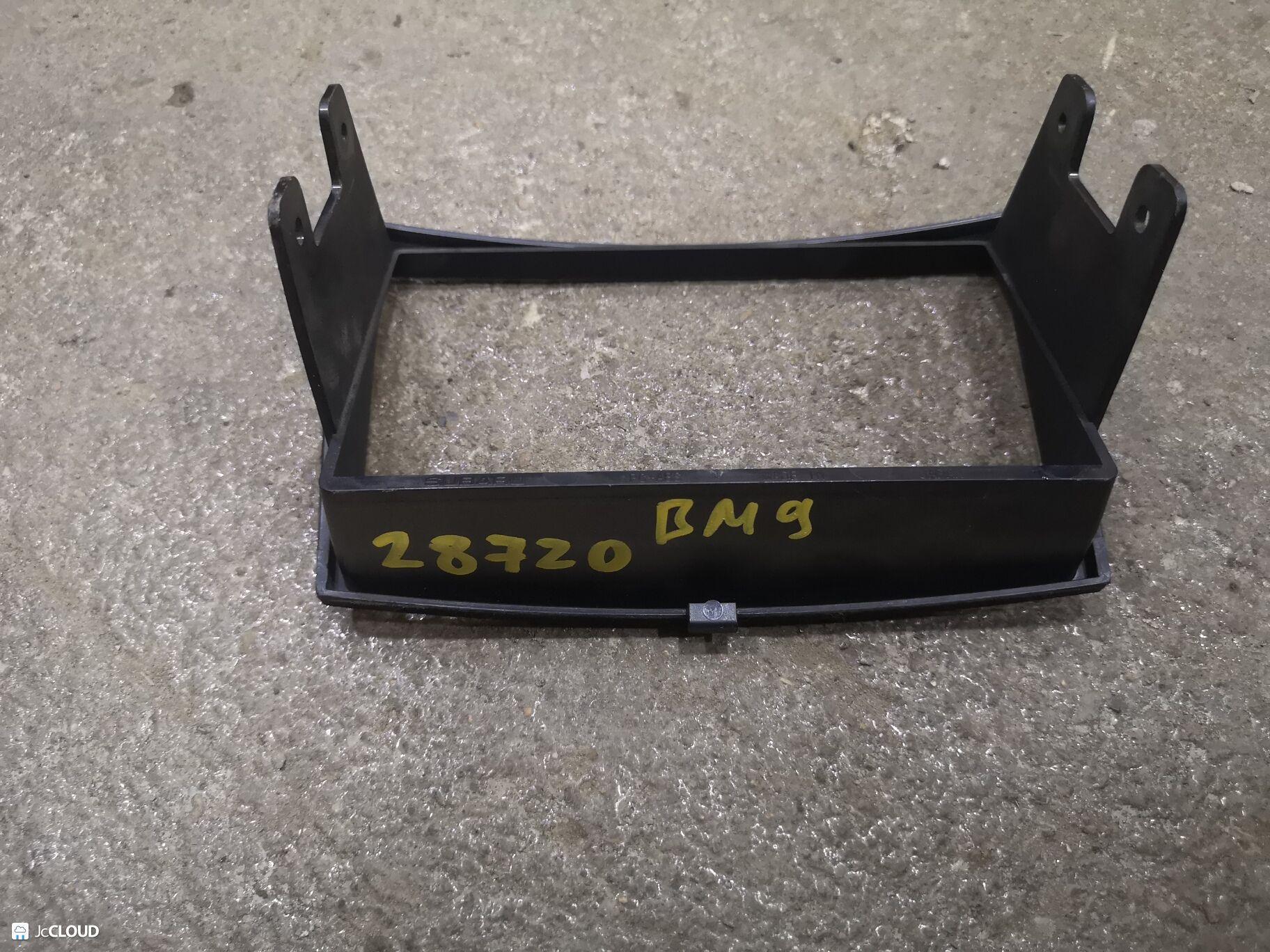 Консоль магнитофона SUBARU LEGACY, OUTBACK BM9, BR9 EJ253, EJ255 4 ракурс