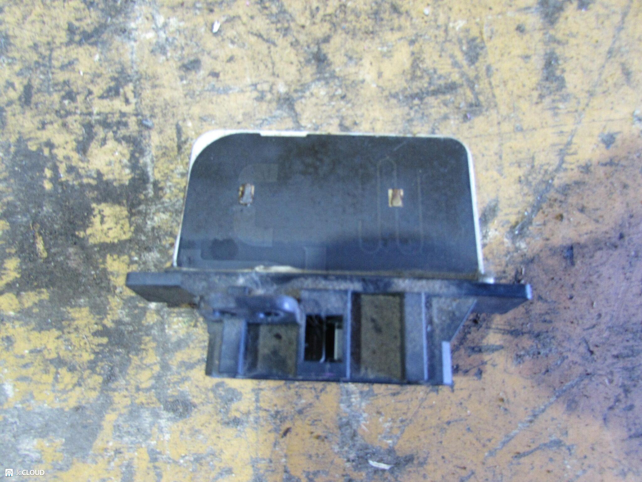 Реостат NISSAN ATLAS H2F23, H4F23, J2F23, K2F23, K4F23, M2F23, M4F23, N2F23, N4F23, P2F23, P4F23, G2H41 QD32, TD27, NA20S, KA20DE 2715060R01 3 ракурс Реостат NISSAN ATLAS H2F23, H4F23, J2F23, K2F23, K4F23, M2F23, M4F23, N2F23, N4F23, P2F23, P4F23, G2H41 QD32, TD27, NA20S, KA20DE 2715060R01 3 ракурс