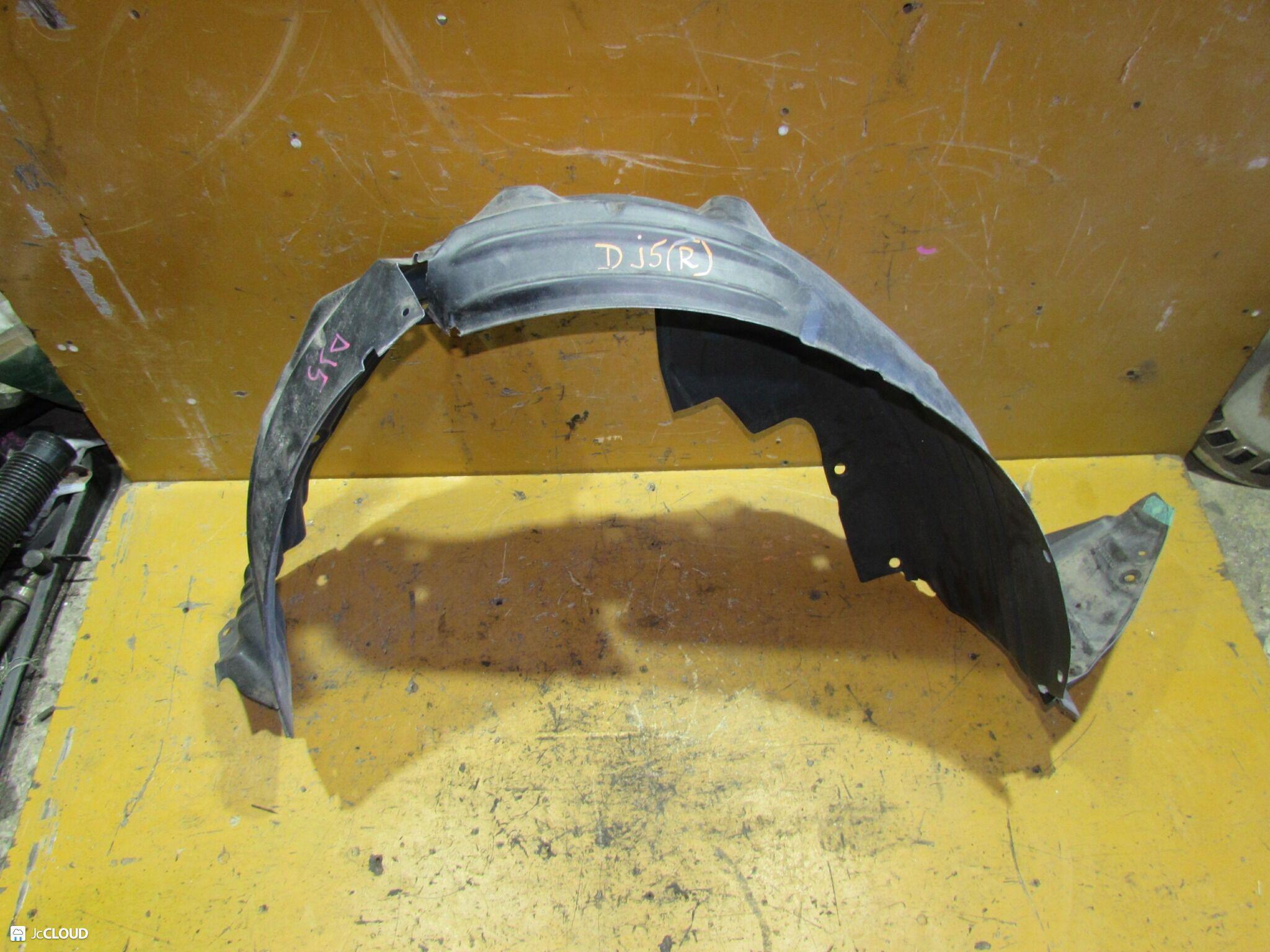 Подкрылок правый передний  MAZDA DEMIO DJ3FS, DJ5FS S5 ,K7016 1 ракурс