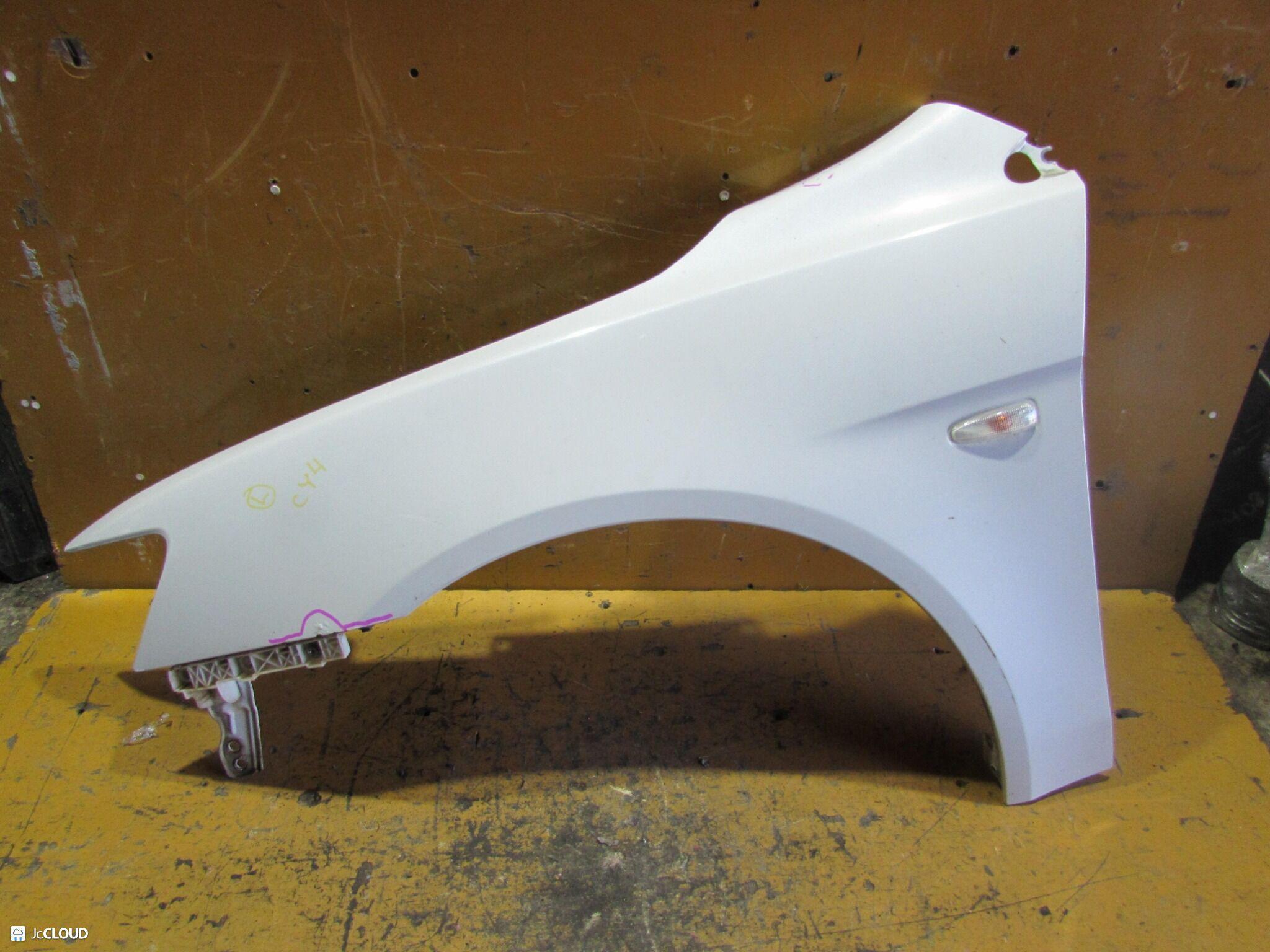 Крыло левое переднее MITSUBISHI GALANT FORTIS CY4A, CX3A, CY2A, CY1A, CX1A, CX2A, CY8A, CX8A, CY9A, CX9A, CX5A, CY5A, CX6A, CX4A, CY3A, CY6A 4B10, 4B11, 4J10 1 ракурс