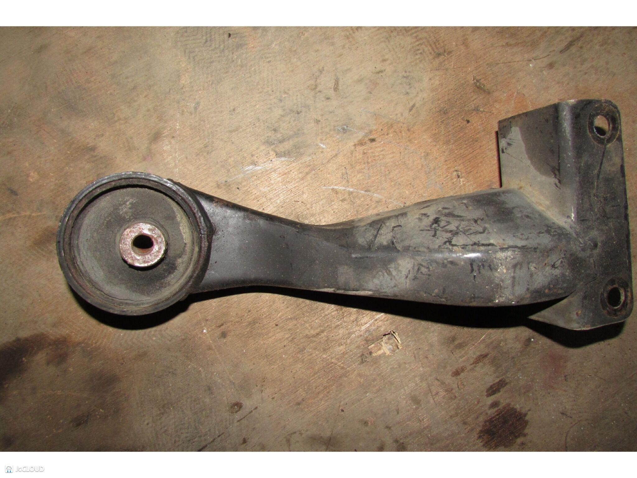 Подушка двигателя MITSUBISHI MIRAGE, LANCER, COLT C76A, C77A, C73A, C83A 4G37, 4G92, 4G61 2 ракурс