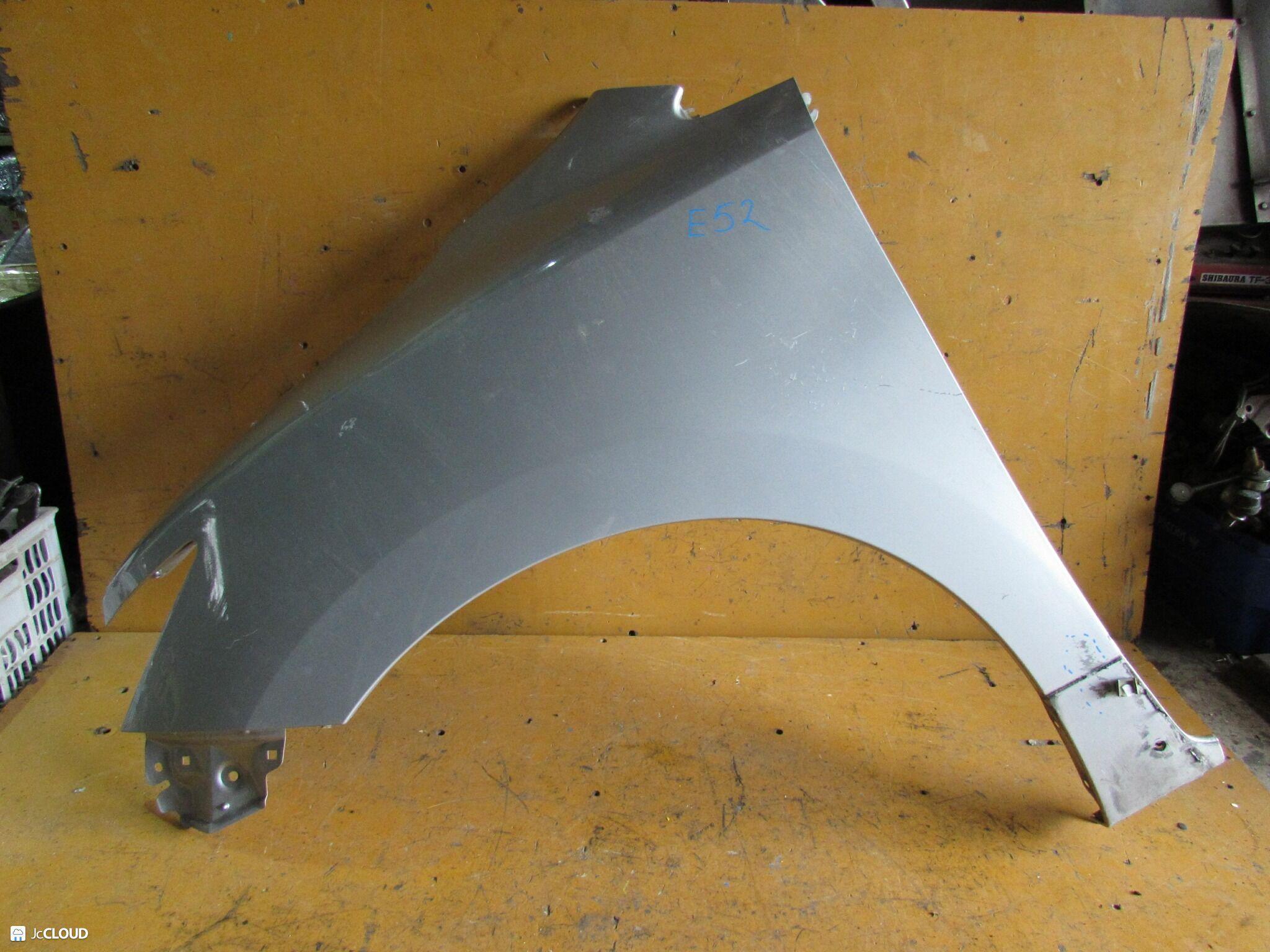 Крыло левое переднее NISSAN ELGRAND PE52, PNE52, TE52, TNE52 1 ракурс