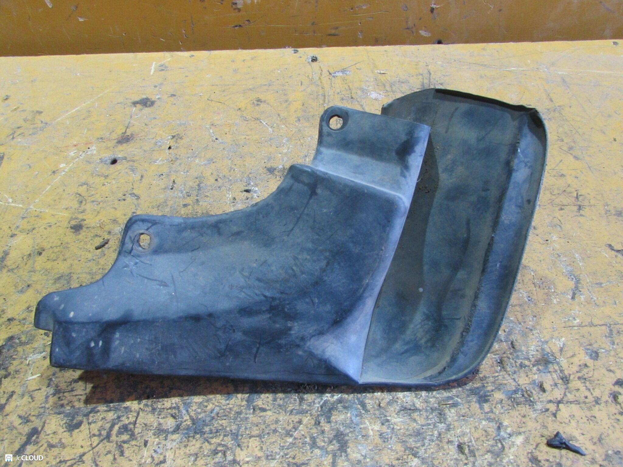 Брызговик правый задний TOYOTA SPRINTER AE100, AE101, AE102, AE104, AE109, CE100, CE104, CE105, CE109, EE101, EE102, EE103, EE106, EE107 4 ракурс