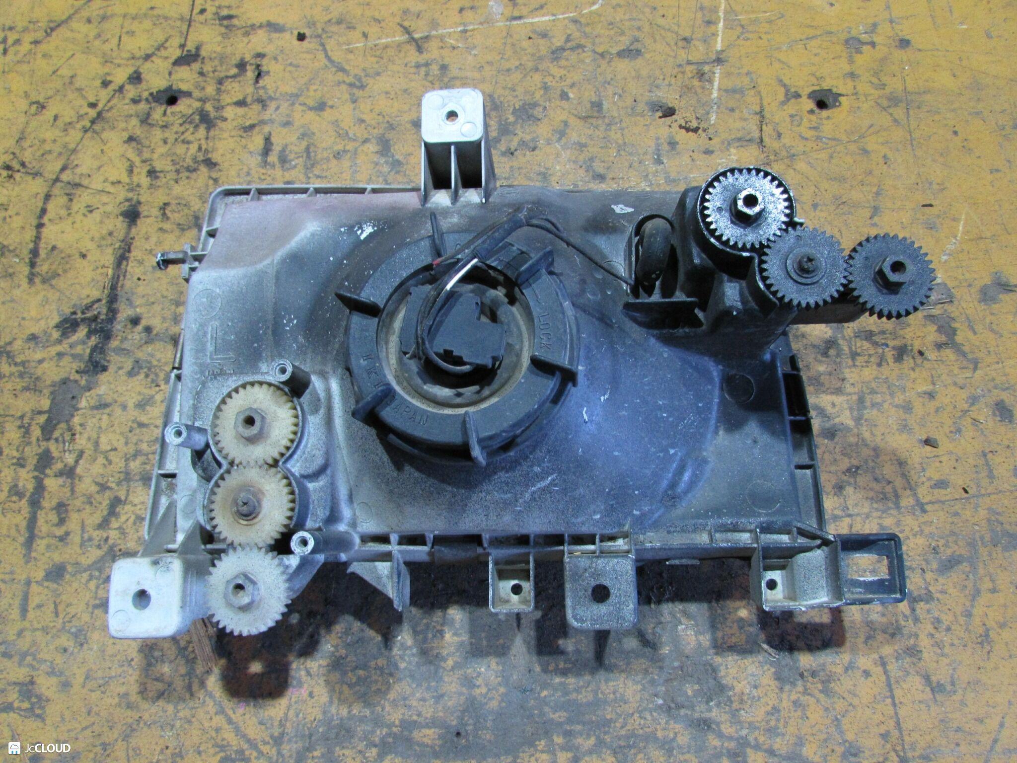 Фара левая передняя NISSAN ATLAS F23, H2F23, H4F23, J2F23, K2F23, K4F23, M2F23, M4F23, N2F23, N4F23, P2F23, P4F23 TD27, QD32, KA20 14-43 3 ракурс