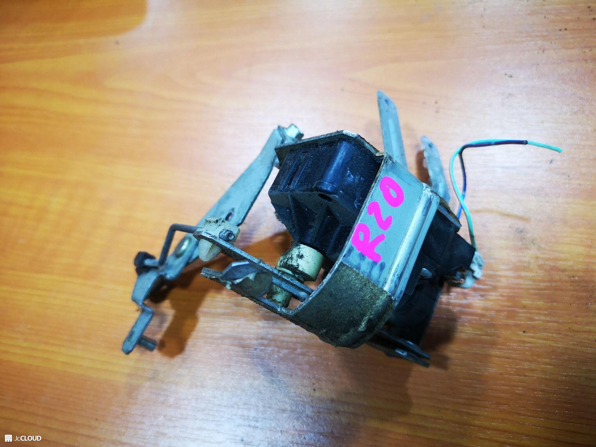Сервопривод заслонок печки NISSAN MISTRAL R20, KR20 3 ракурс