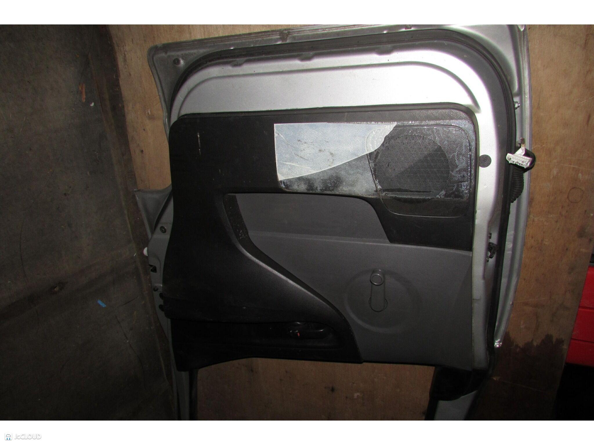 Дверь правая передняя NISSAN NV200 VM20 HR16DE 5 ракурс