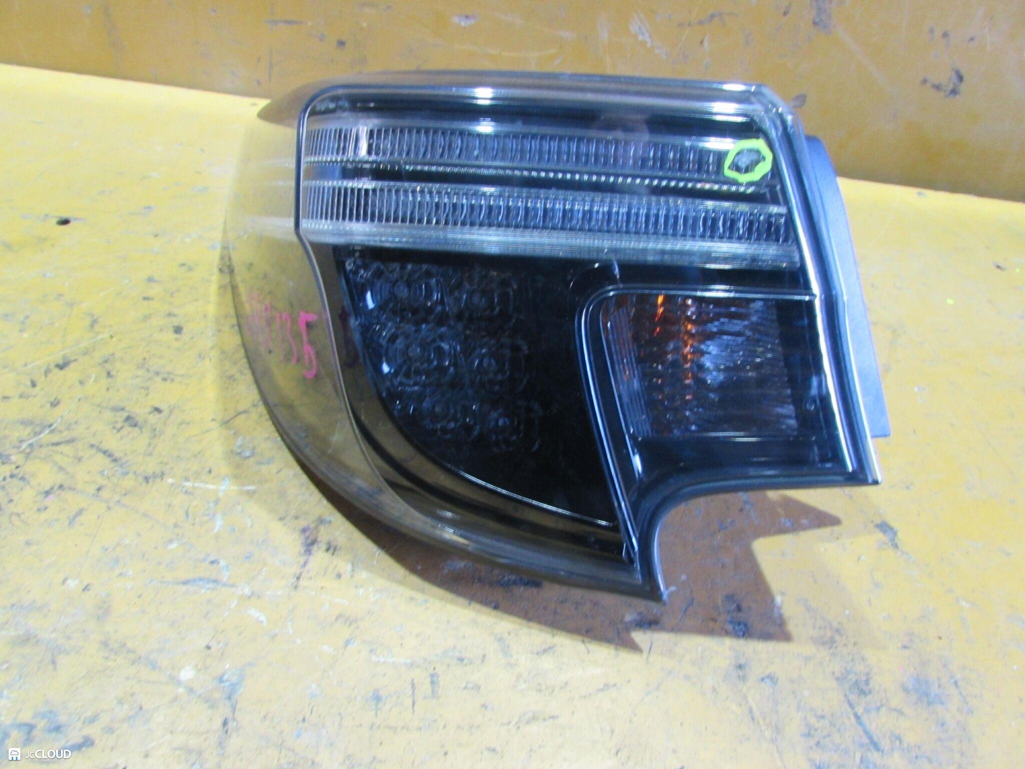 Стоп-сигнал левый задний TOYOTA MARK X GRX130, GRX133, GRX135 22-360 1 ракурс
