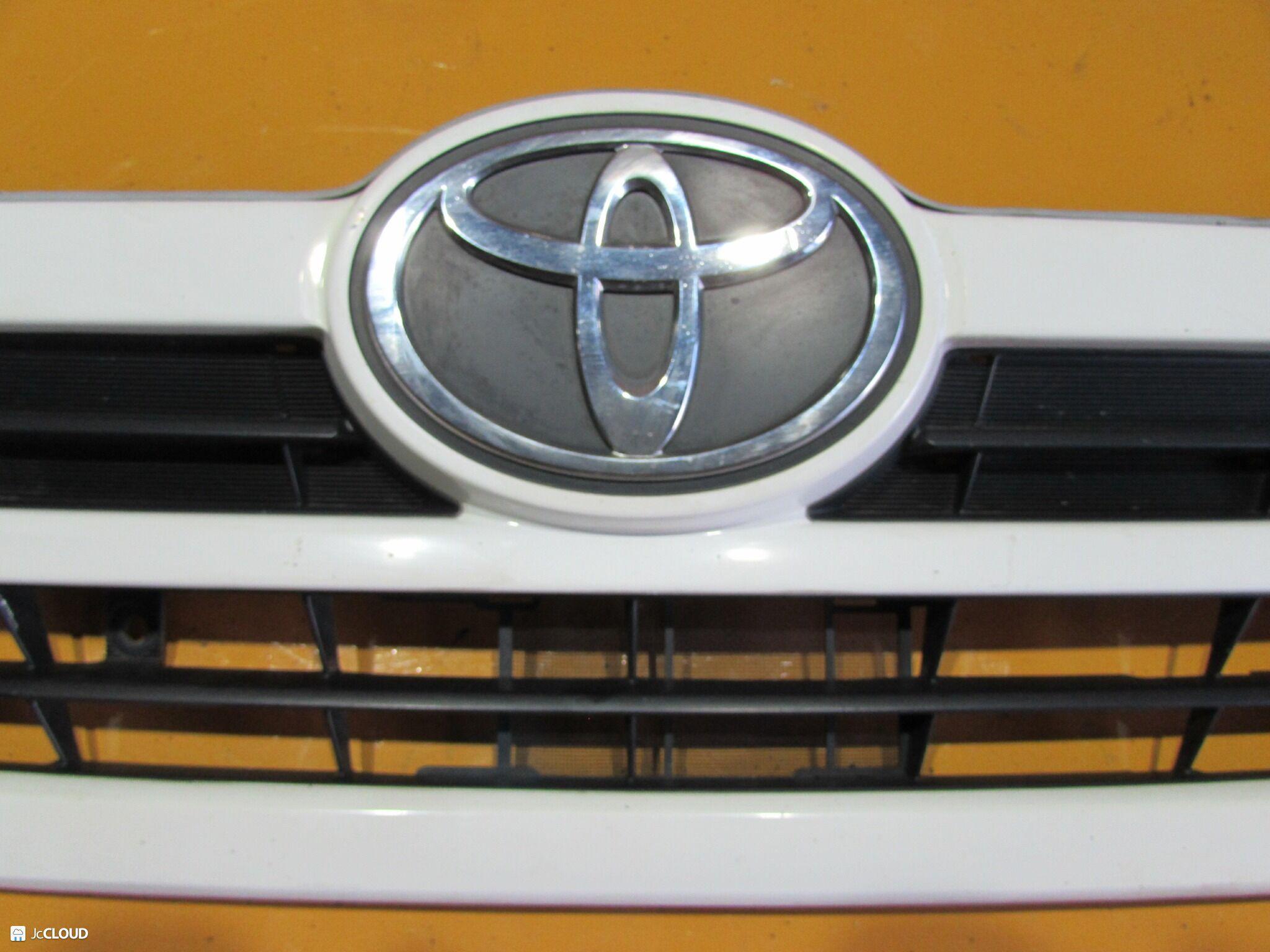 Решетка радиатора передняя TOYOTA DYNA, TOYOACE KDY220, KDY221, KDY230, KDY231, KDY240, KDY24, KDY270, KDY271, KDY280, KDY281, KDY290, LY220, LY230, LY235, LY270, LY280, LY290, RZY220, RZY230, RZY231, TRY220, TRY230, TRY231 1KDFTV, 1RZE, 1TRFE, 2KDFT