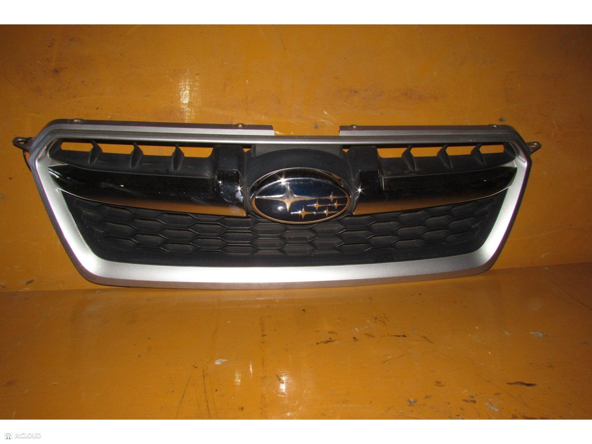 Решетка радиатора SUBARU IMPREZA GJ2, GJ3, GJ7, GP2, GP3, GP7 91122FJ00 3 ракурс