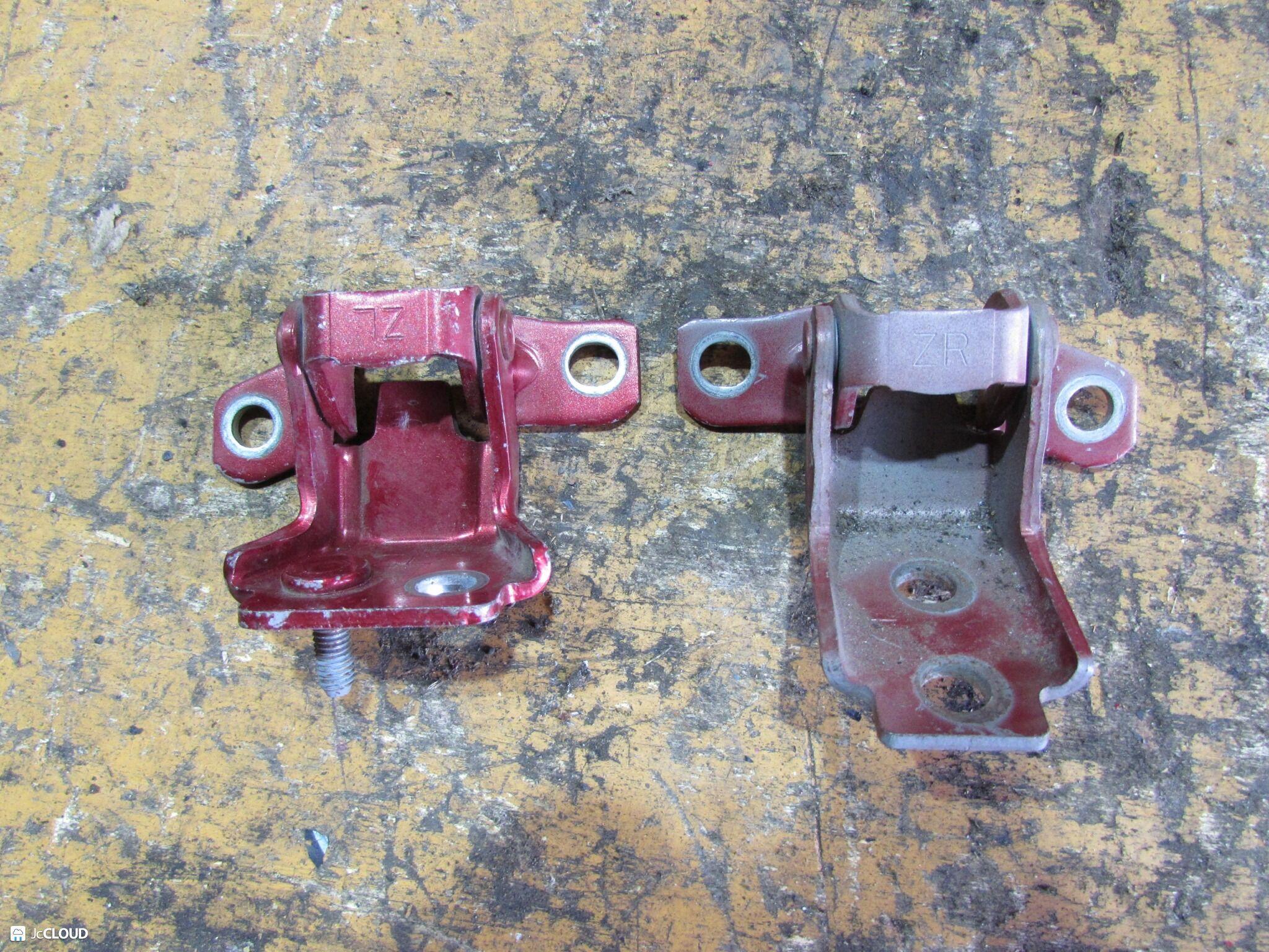 Петля дверная левая задняя MAZDA CX-5 KE2FW, KE5AW, KE5FW, KEEAW, KEEFW, KE2AW PEVPS, SHVPTS, PYVPS 3 ракурс