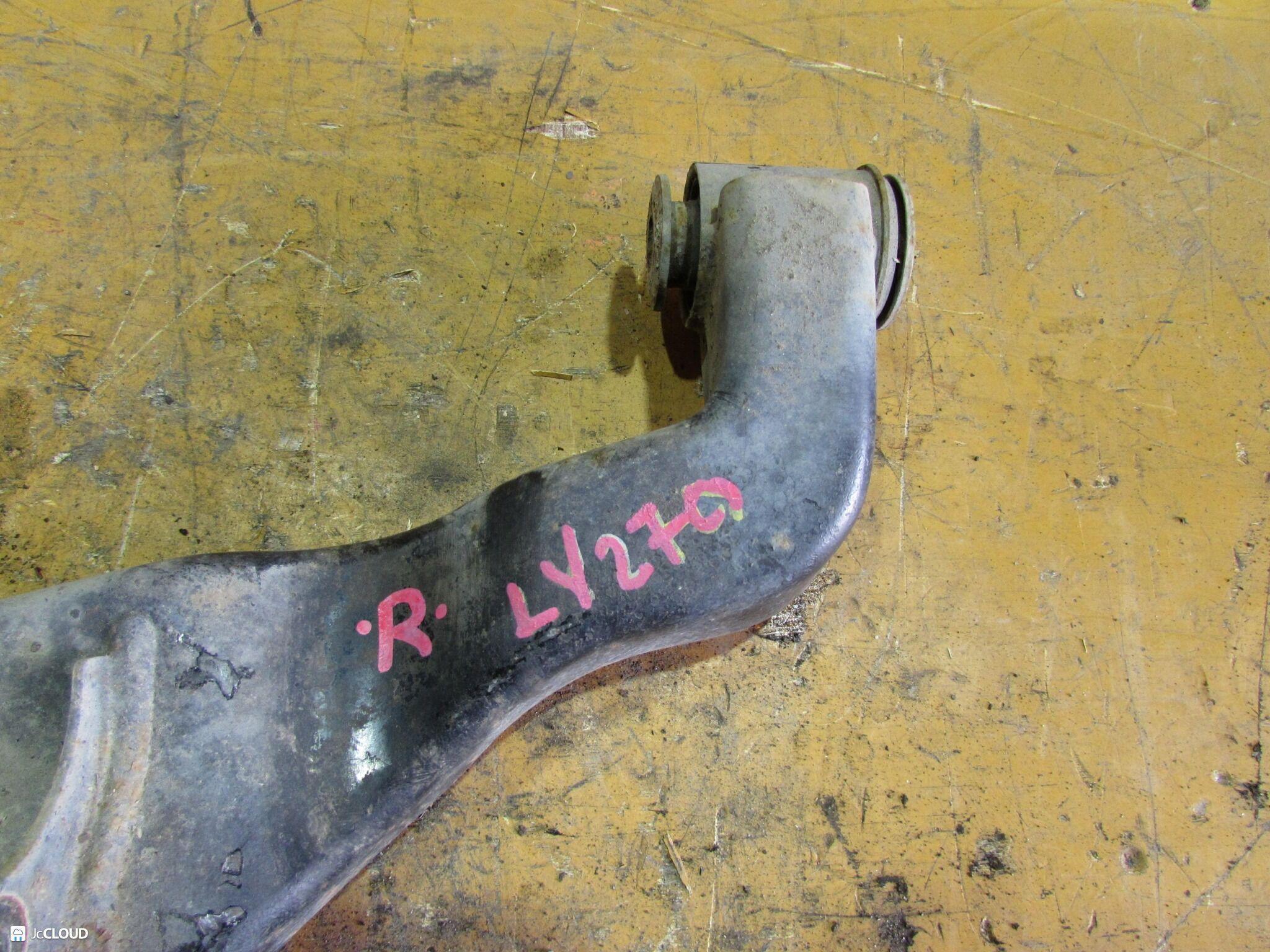 Рычаг правый передний нижний TOYOTA DYNA, TOYOACE KDY220, KDY221, KDY230, KDY231, KDY240, KDY241, KDY250, KDY251, KDY260, KDY261, KDY270, KDY271, KDY280, KDY281, KDY290, LY220, LY230, LY240, LY270, LY280, RZY230, RZY231, RZY281, TRY220, TRY230, TRY23