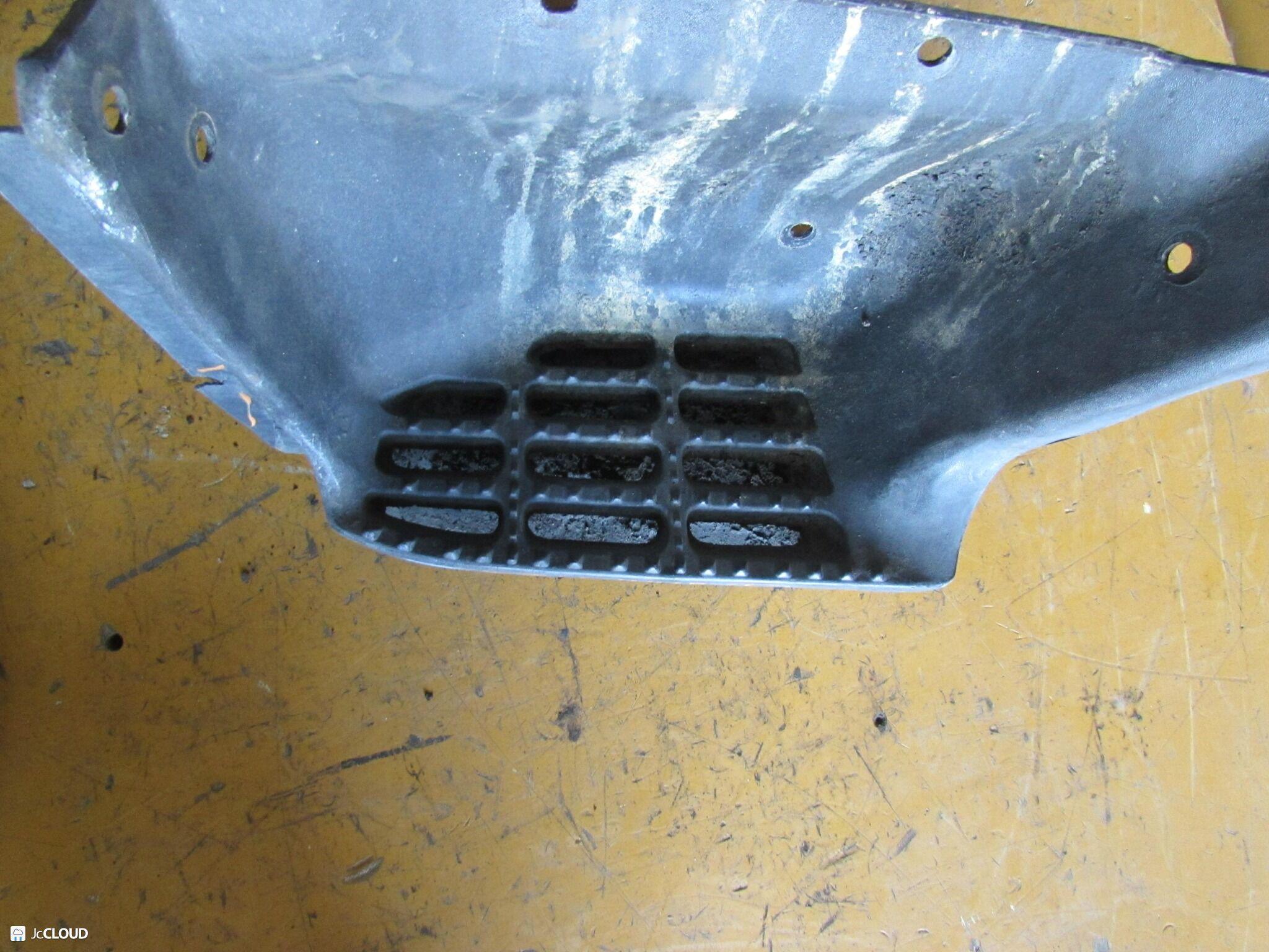Подножка левая передняя TOYOTA, HINO DYNA, TOYOACE, DUTRO XZU300, XZU301, XZU302, XZU304, DXZU304, HXZU305, XZU306, XZU307, XZU308, XZU311, XZU312 S05C, N04C 4 ракурс