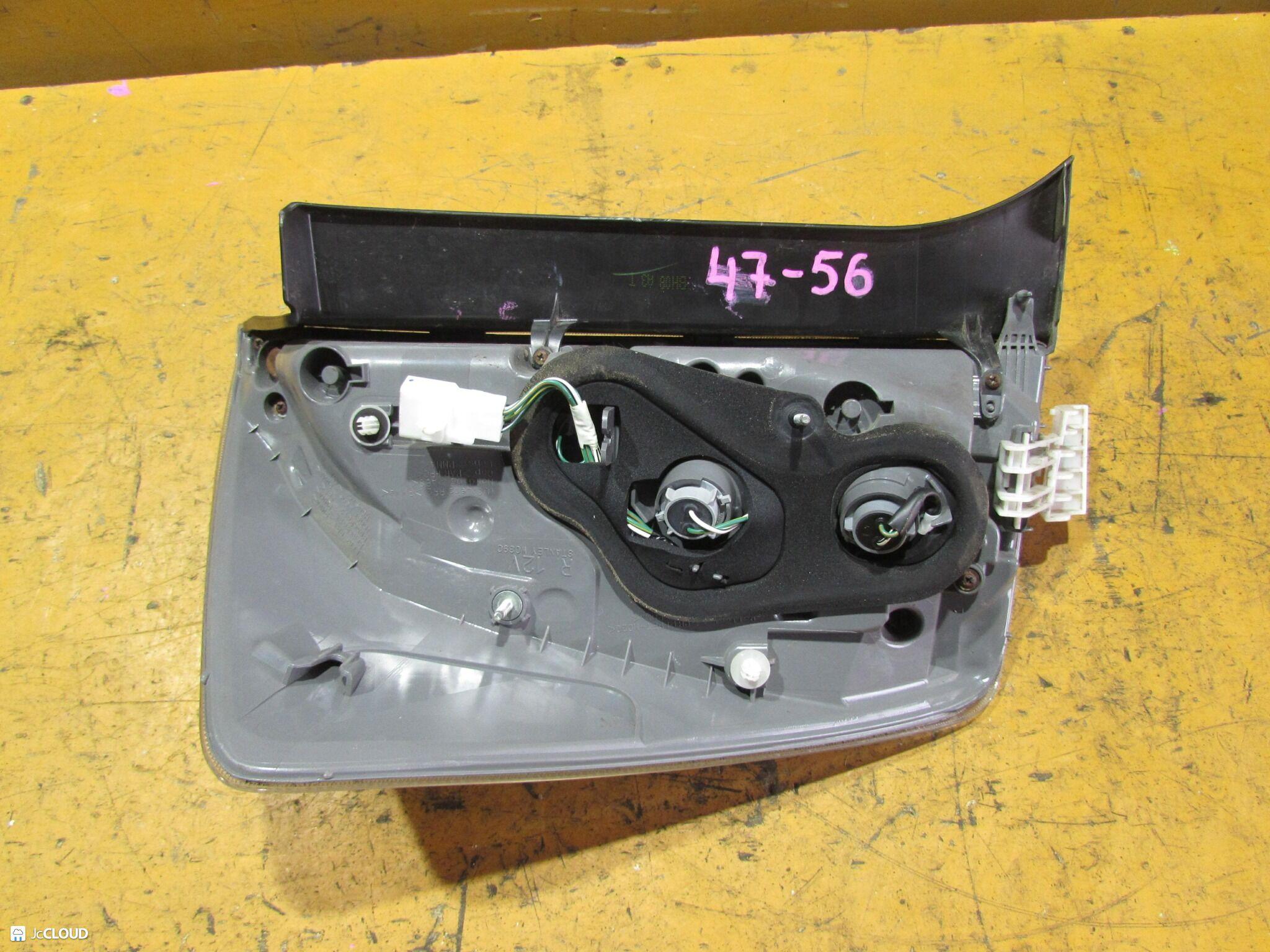 Стоп-сигнал правый задний TOYOTA PRIUS ZVW30, ZVW30L, ZVW35 2ZRFXE 47-56 5 ракурс