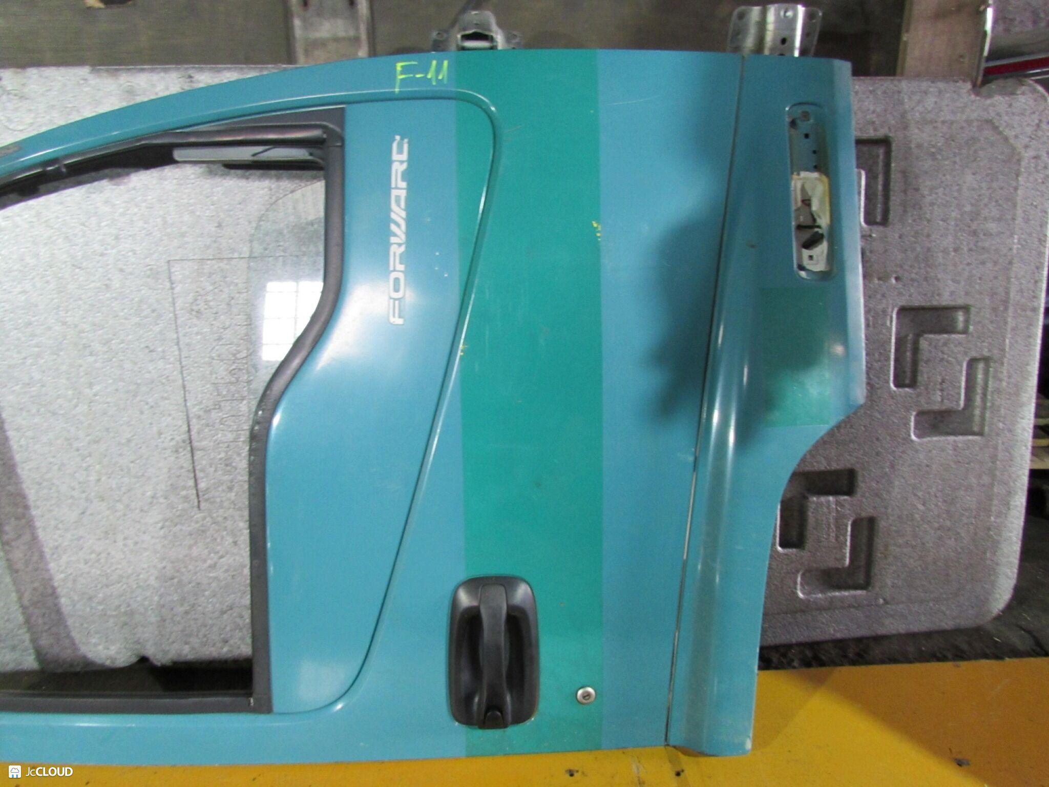Дверь правая передняя ISUZU FORWARD FRR32, FRR33, FRR34, FRR35, FSR32, FSR33, FSR35, FRR90 6HL1, 6HH1, 4HK1 3 ракурс
