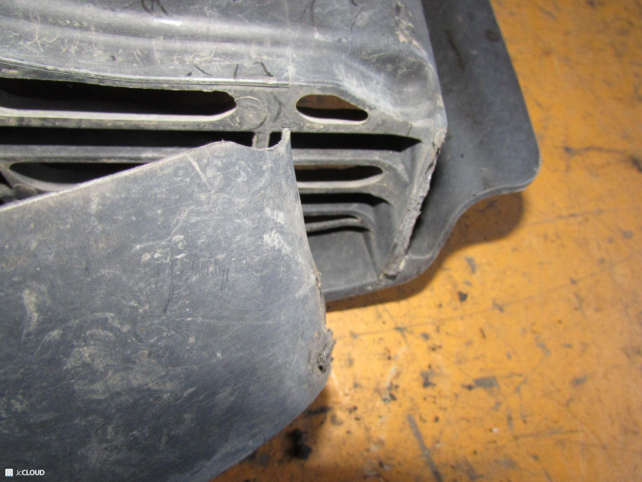 Подножка левая передняя TOYOTA, HINO DYNA, TOYOACE, DUTRO KDY220, KDY221, KDY230, KDY231, KDY240, KDY241, KDY250, KDY251, KDY260, KDY261, KDY270, KDY271, KDY280, KDY281, KDY290, LY220, LY230, LY240, LY270, LY280, LY290, RZY220, RZY230, RZY231, RZY281