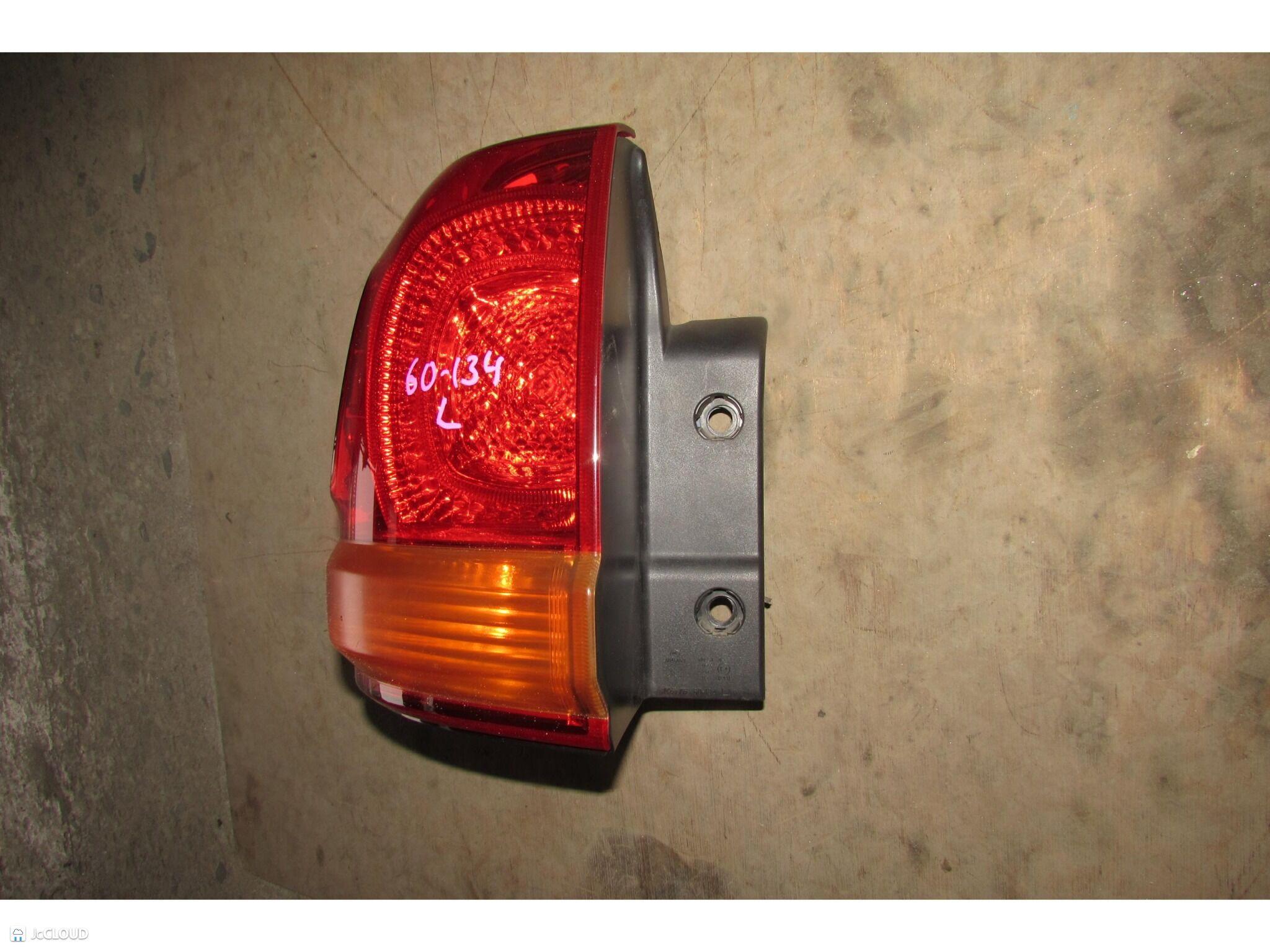 Стоп-сигнал левый задний TOYOTA LAND CRUISER GRJ200, URJ200, URJ202, URJ202W, VDJ200 60-134 3 ракурс