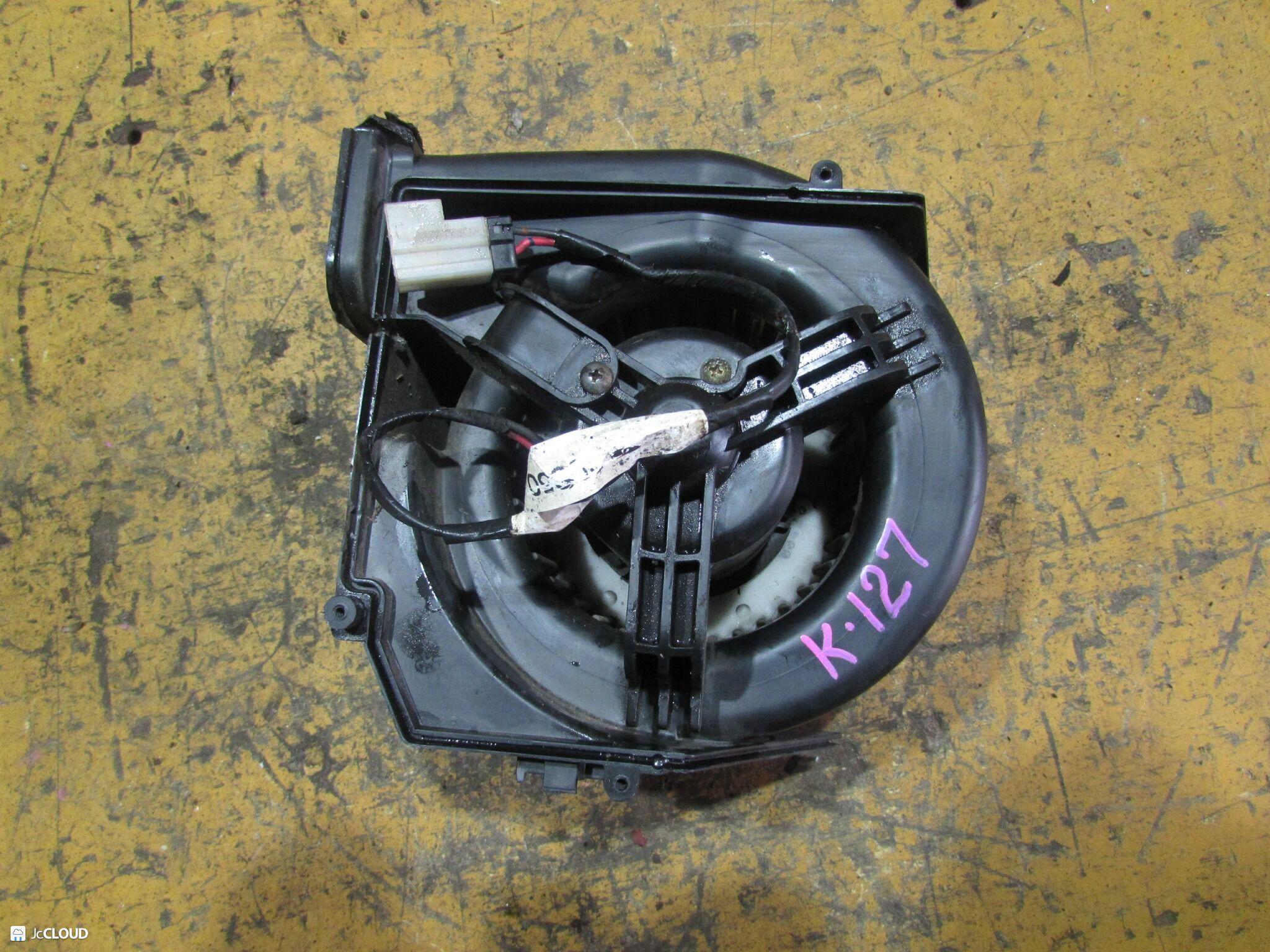 Мотор печки MITSUBISHI CANTER, FUSO FE72, FG72D, FE72DEV, FE70EB, FE71CBD 4M51, 4M50 MK427773 1 ракурс Мотор печки MITSUBISHI CANTER, FUSO FE72, FG72D, FE72DEV, FE70EB, FE71CBD 4M51, 4M50 MK427773 1 ракурс